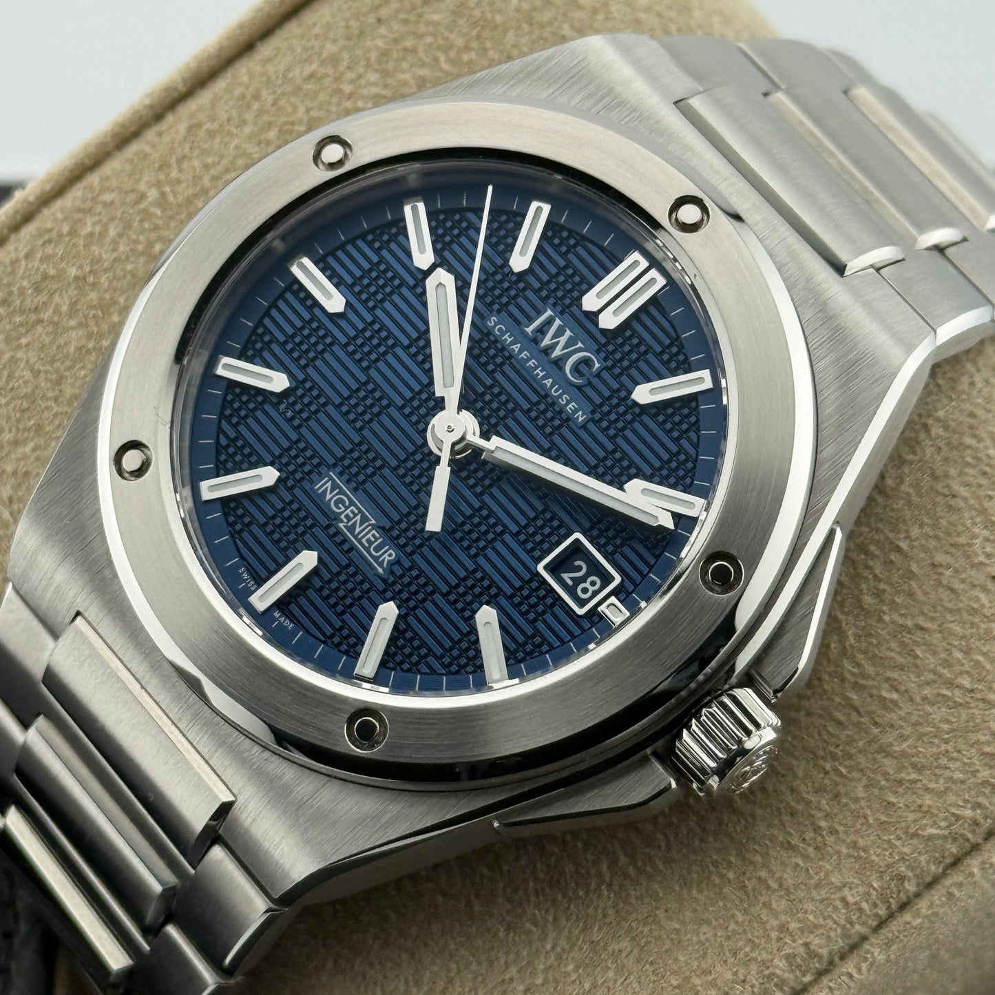 IWC Ingenieur Automatic 40 / IW328907 / blau / Edelstahl / Full Set / 2025