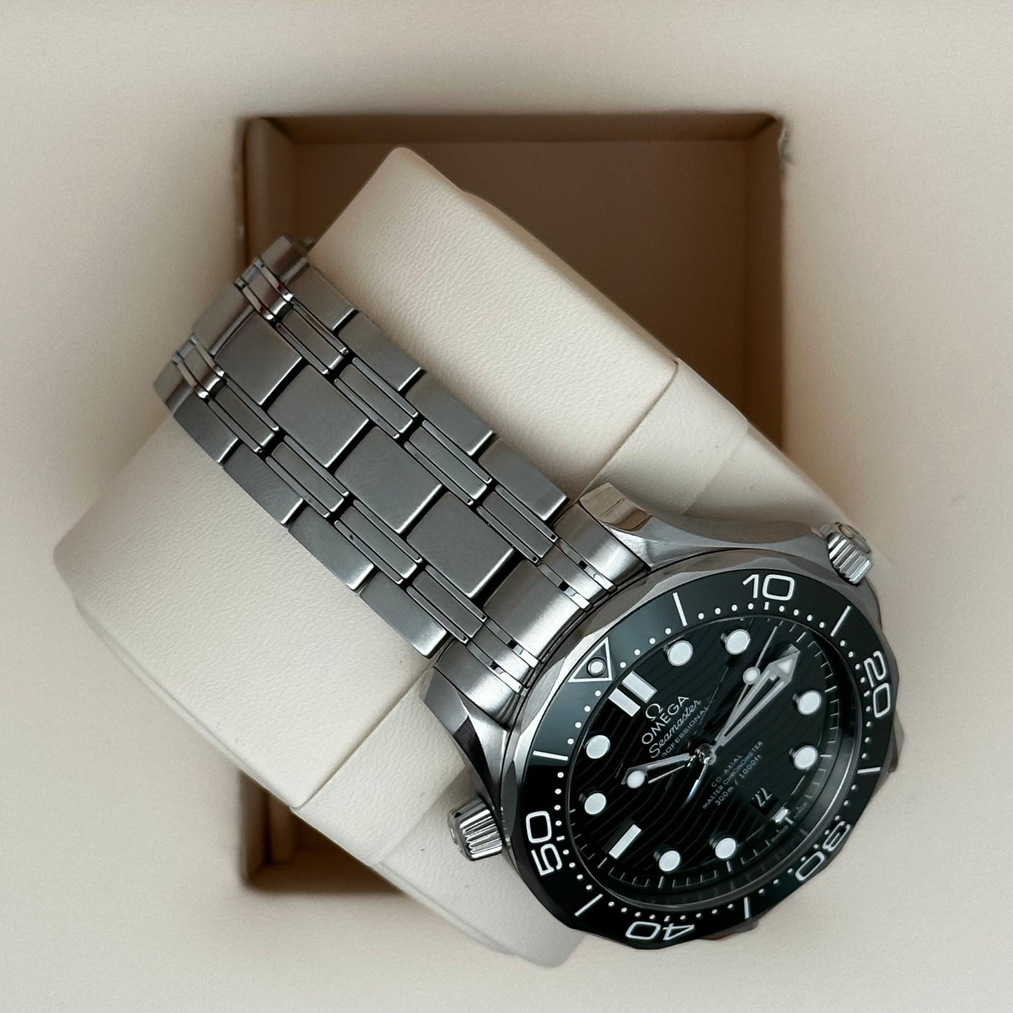 Omega Seamaster Diver 300M / 210.30.42.20.10.001 / grün / Edelstahl / Full Set