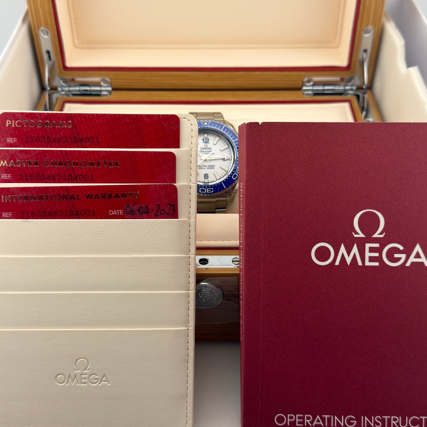 Omega Seamaster Ultra Deep / 215.30.46.21.04.001 / weiß / Edelstahl / Full Set / 2023