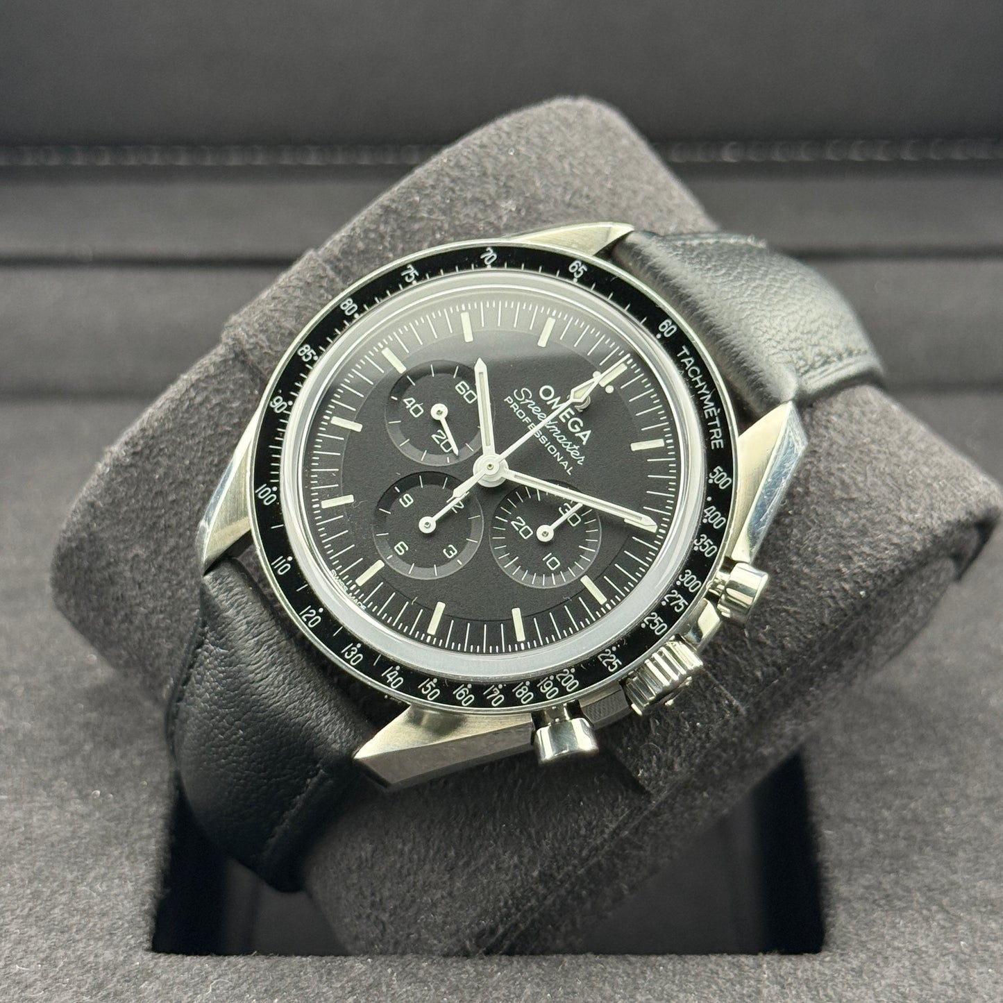 Omega Speedmaster Professional Moonwatch / 310.32.42.50.01.002 / schwarz / Stahl - Leder / Full Set / 2021
