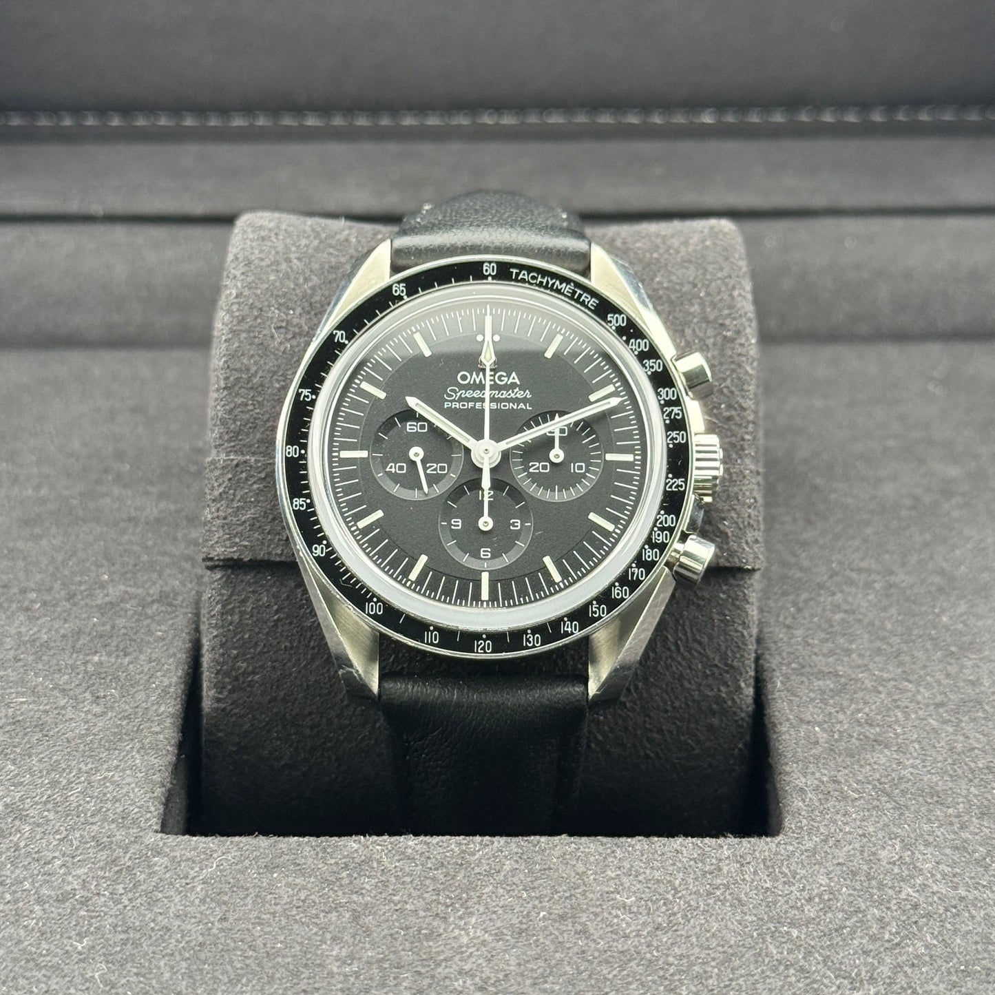 Omega Speedmaster Professional Moonwatch / 310.32.42.50.01.002 / schwarz / Stahl - Leder / Full Set / 2021