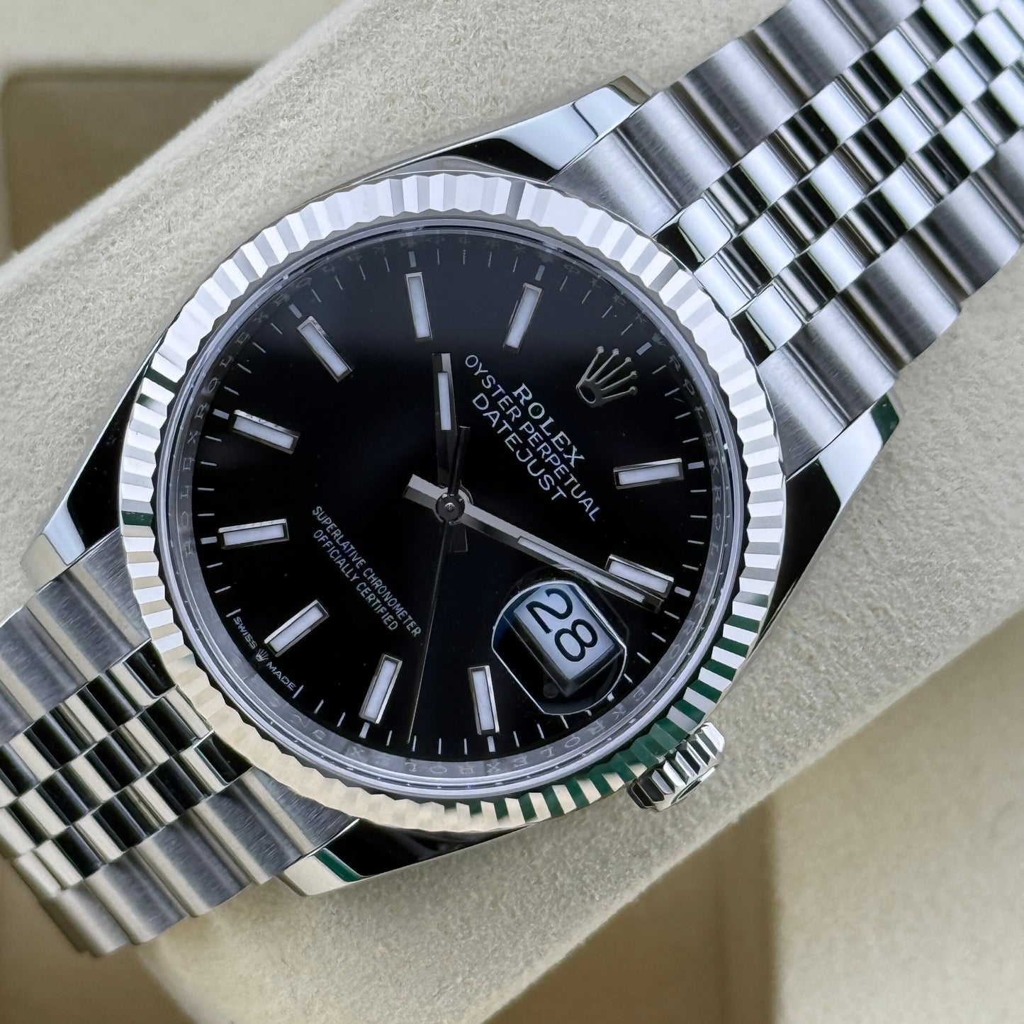 Rolex Datejust 36 / 126234 / schwarz / Jubilee / Full Set / 2025