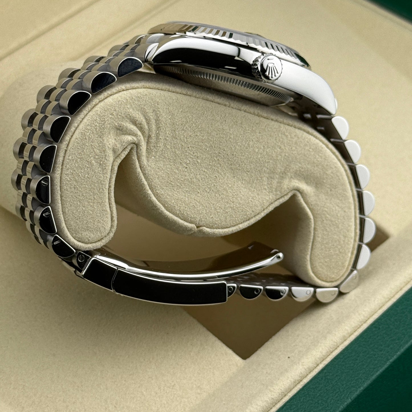Rolex Datejust 36 / 126234 / schwarz / Jubilee / Full Set / 2025