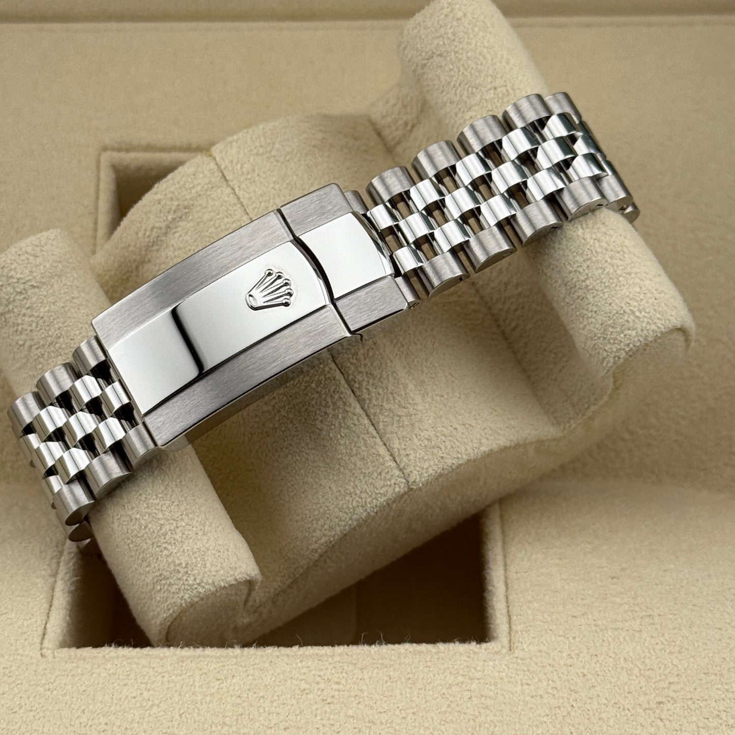 Rolex Datejust 36 / 126234 / silber - Diamanten 6/9 / Jubilee / Full Set / 2025