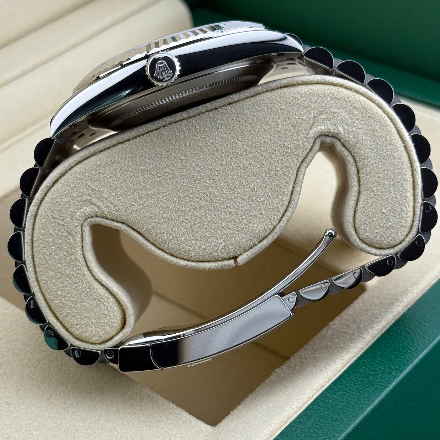 Rolex Datejust 41 / 126334 / blau - Diamanten / Jubilee / Full Set / 2025