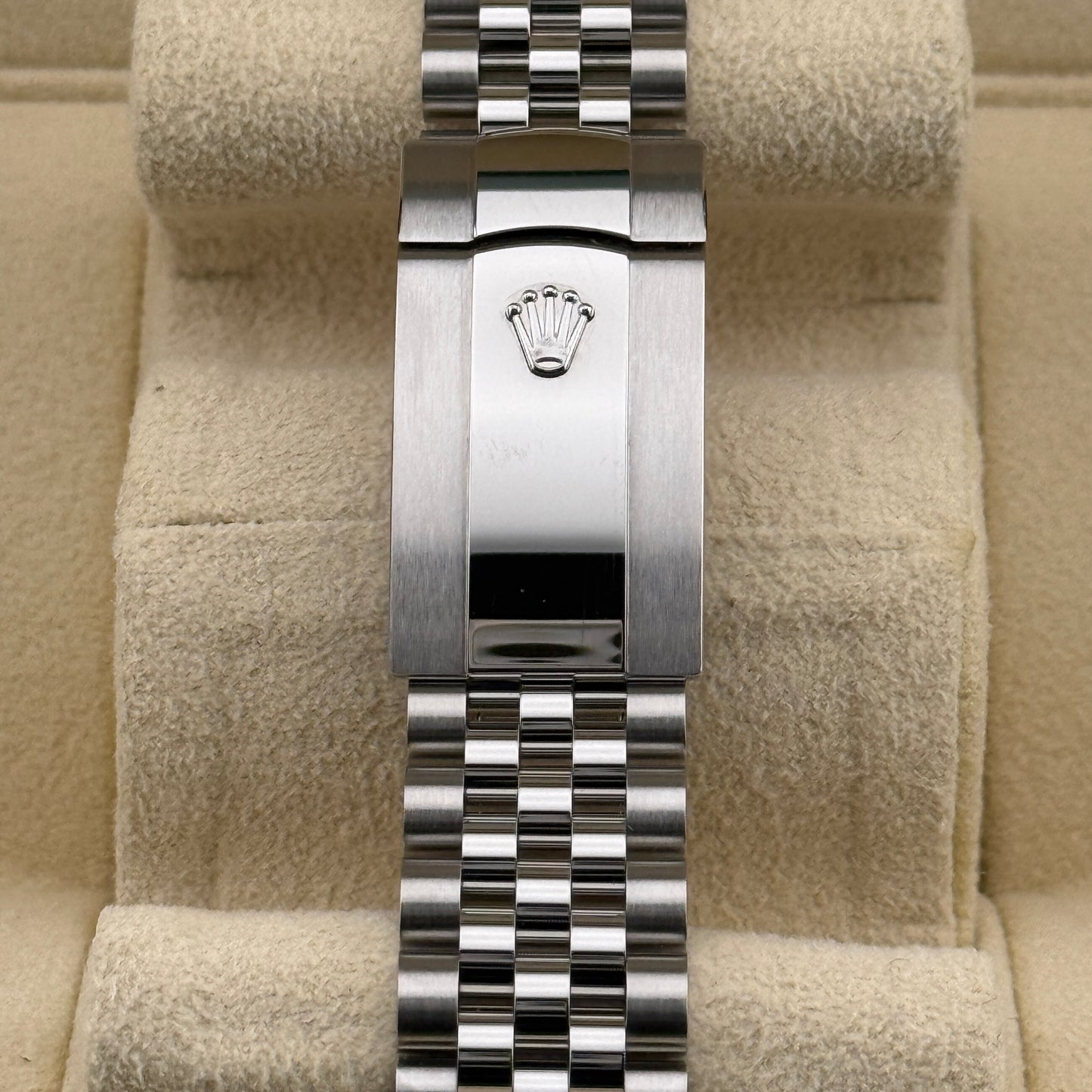 Rolex Datejust 41 / 126334 / Rhodium / Jubilee / Full Set / 2022