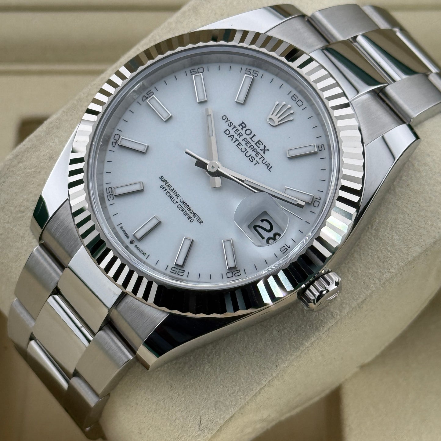 Rolex Datejust 41 / 126334 / weiß / Oyster / Full Set / 2025