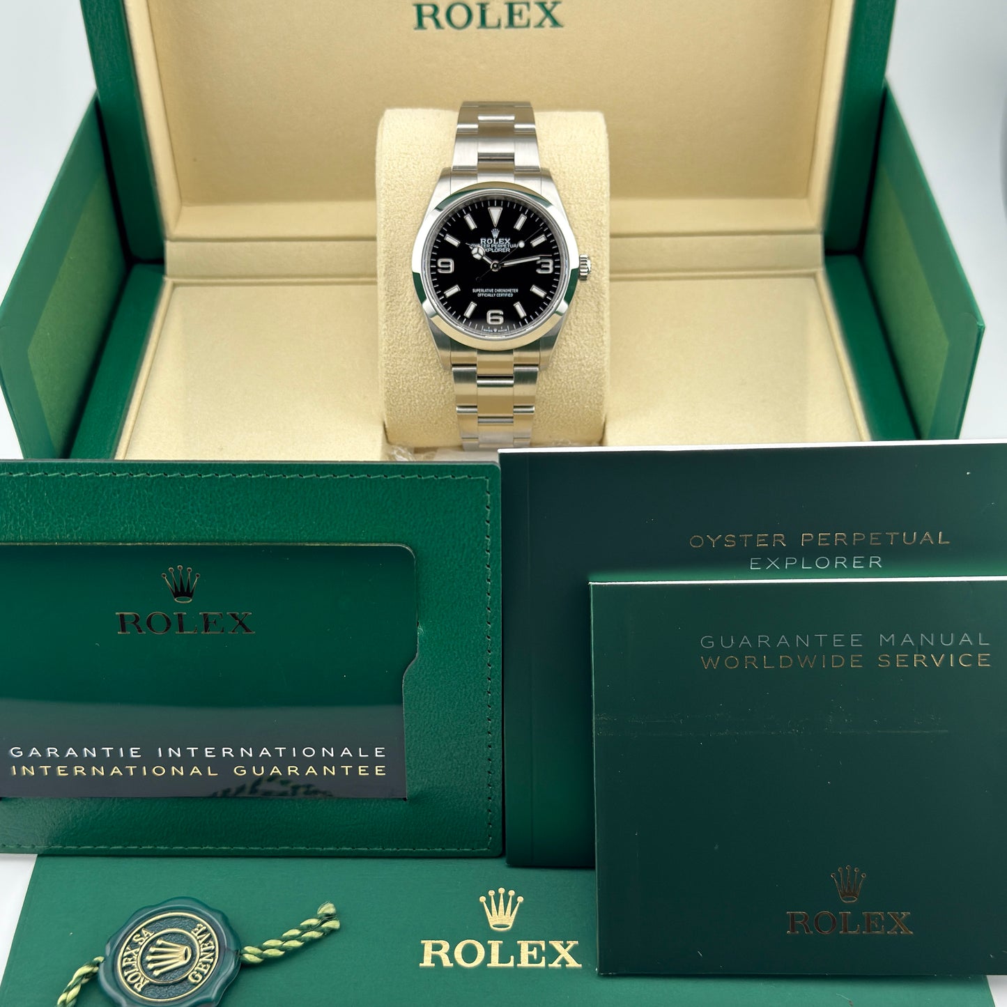 Rolex Explorer / 124270 / schwarz / Oyster / Full Set / 2025