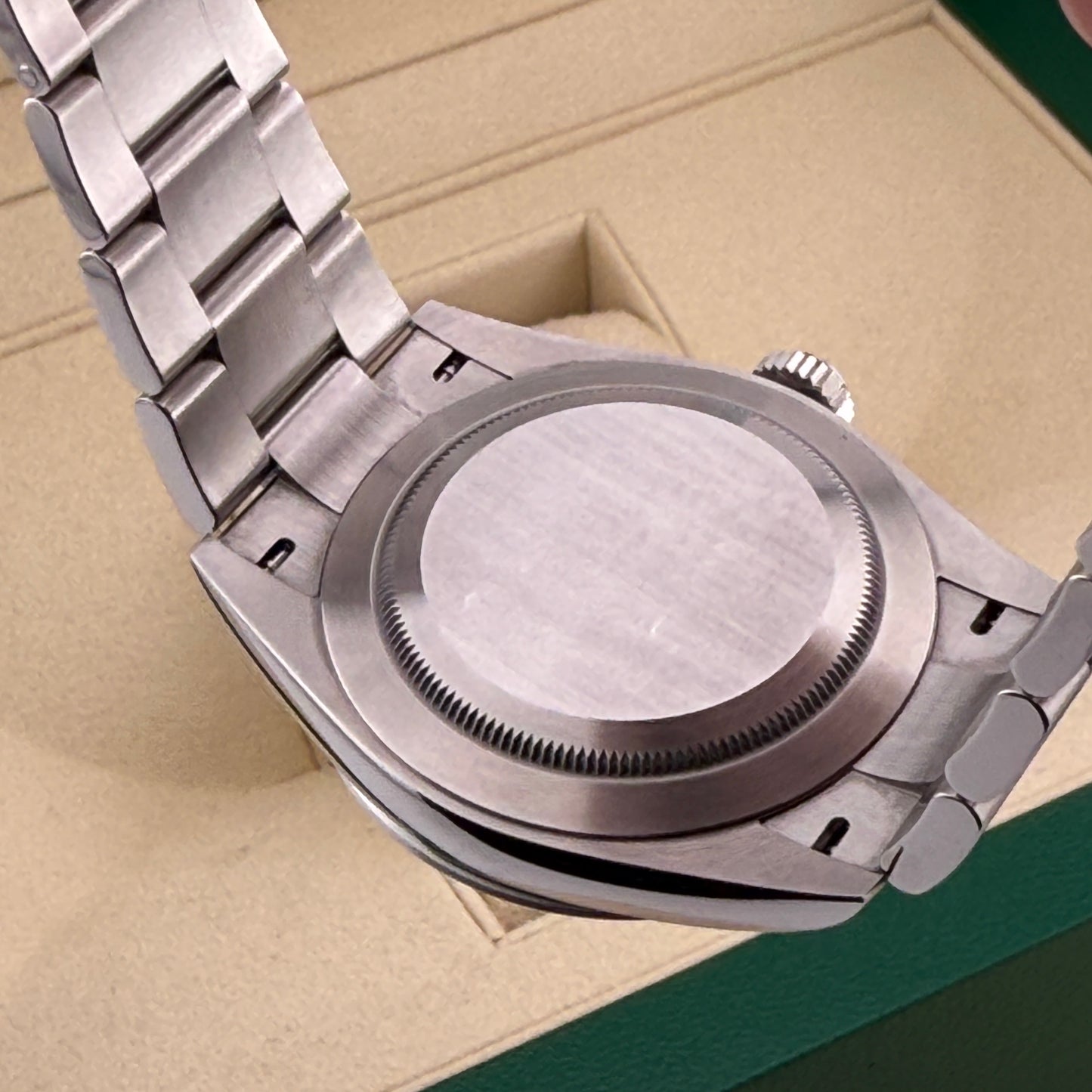 Rolex Explorer 40 / 224270 / schwarz / Oyster / B&P / 2024