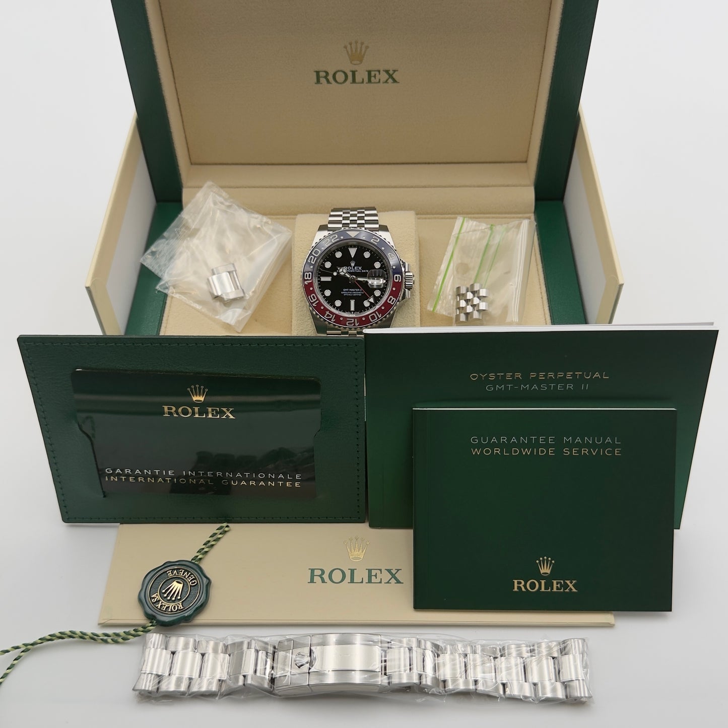 Rolex GMT-Master II / 126710BLRO / Schwarz / Jubilee + Oyster / Full Set / 2024
