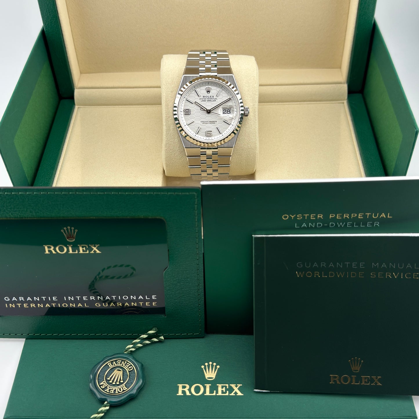 Rolex Land-Dweller 36 / 127234 / weiß / Flat Jubilee / Full Set / 2025