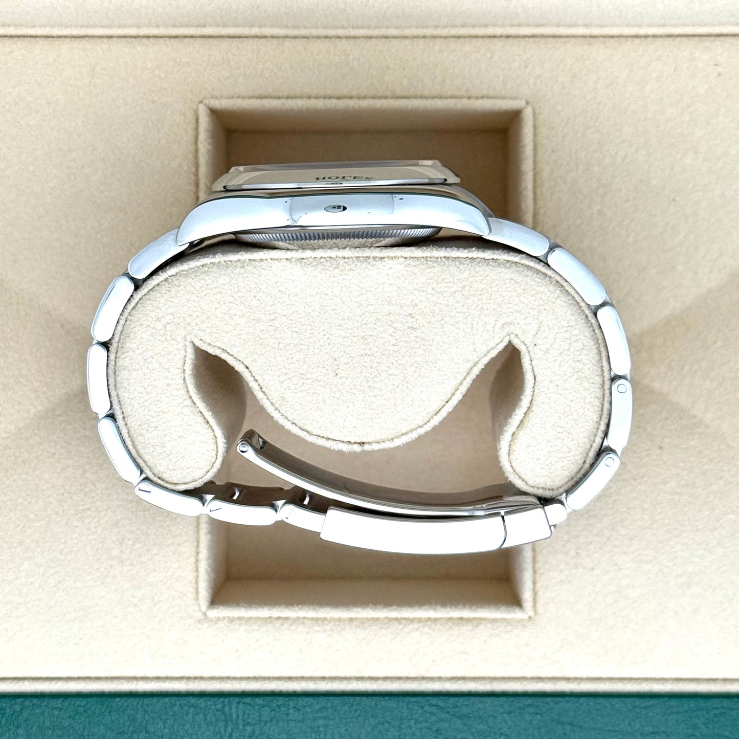 Rolex Oyster Perpetual 36 / 126000 / grün / Oyster / Full Set
