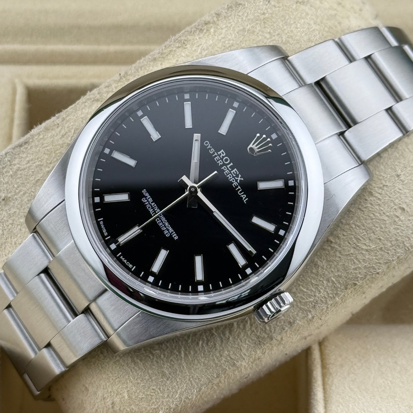 Rolex Oyster Perpetual 39 / 114300 / schwarz / Oyster / Full Set / 2018