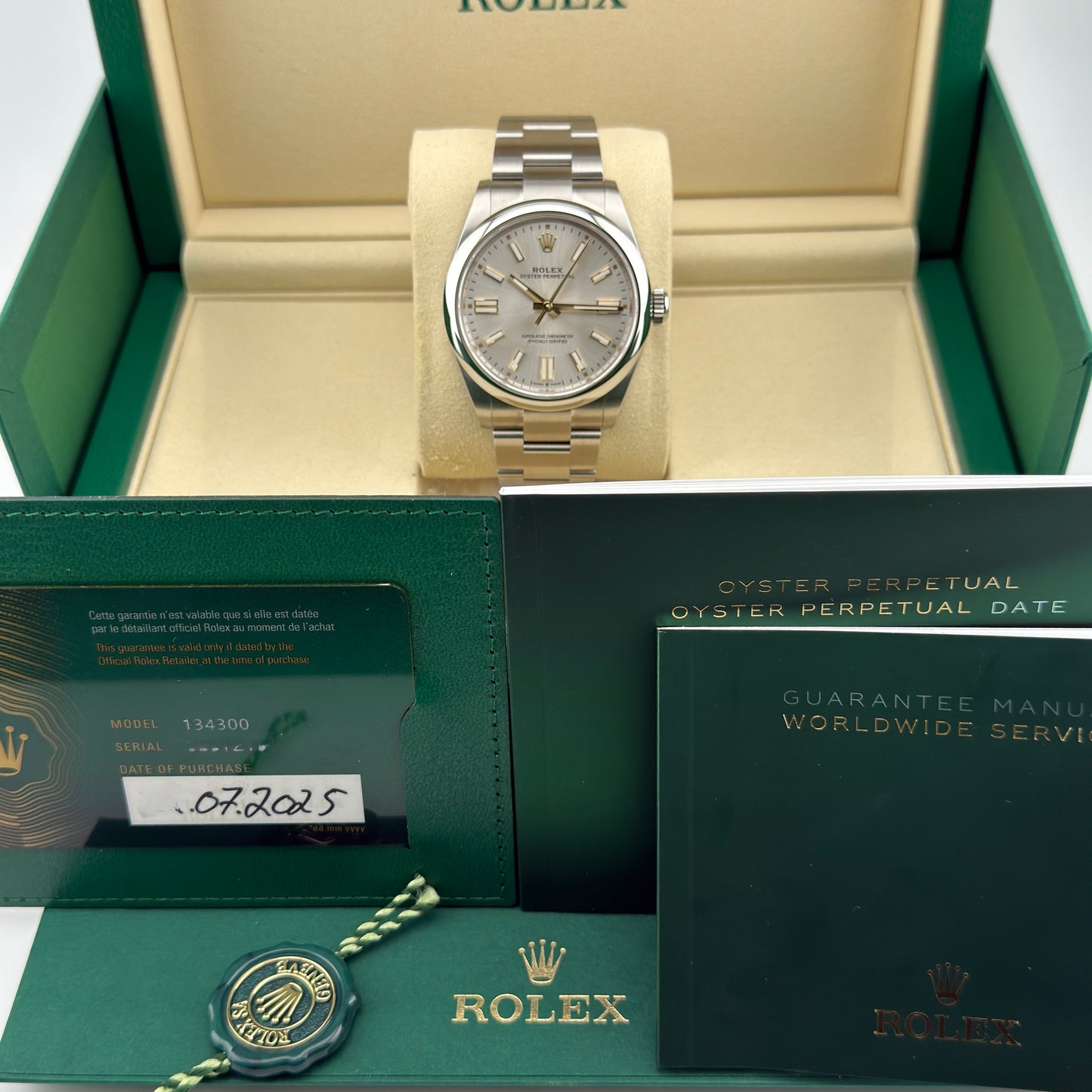 Rolex Oyster Perpetual 41 / 134300 / silber / Oyster / Full Set / 2025