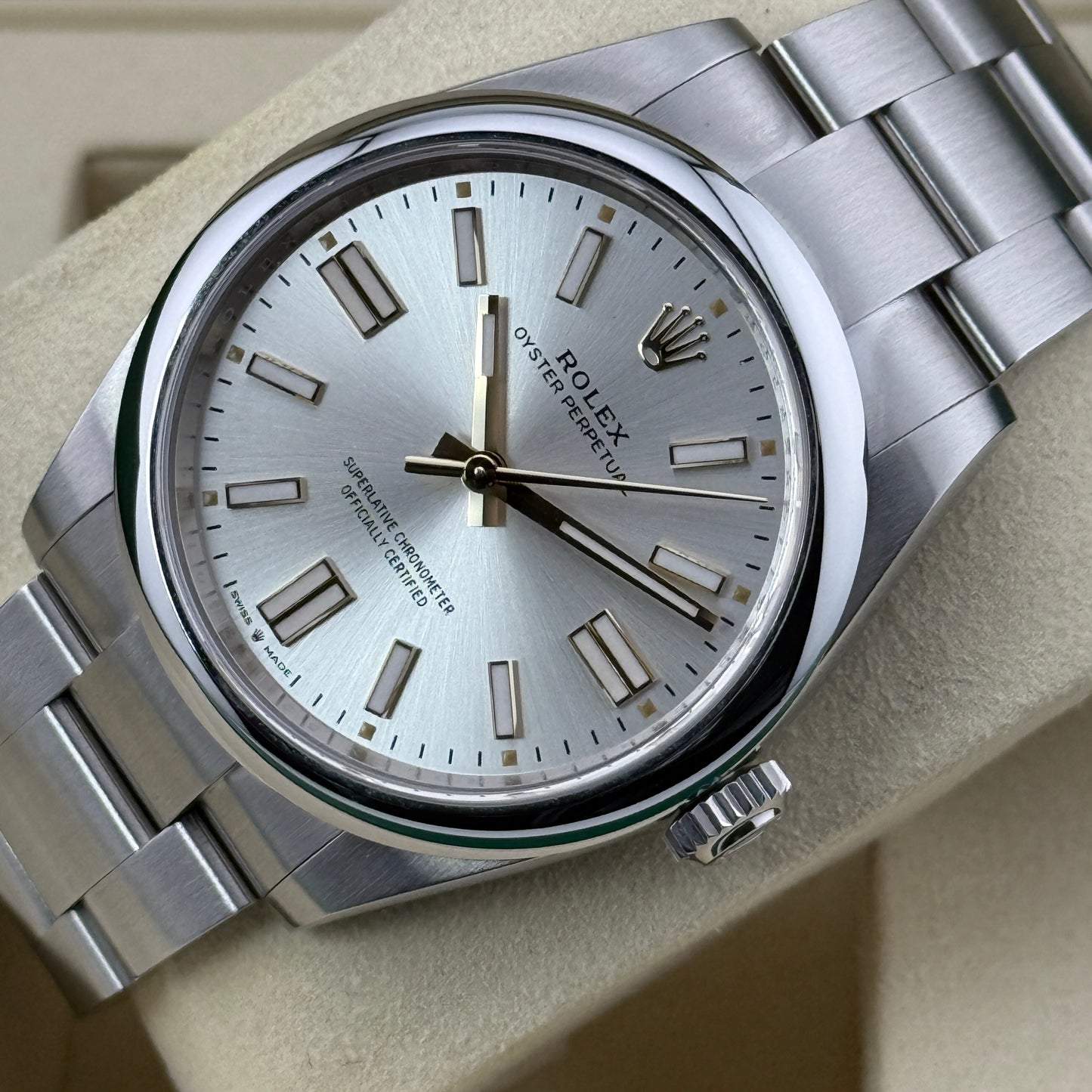 Rolex Oyster Perpetual 41 / 134300 / silber / Oyster / Full Set / 2025