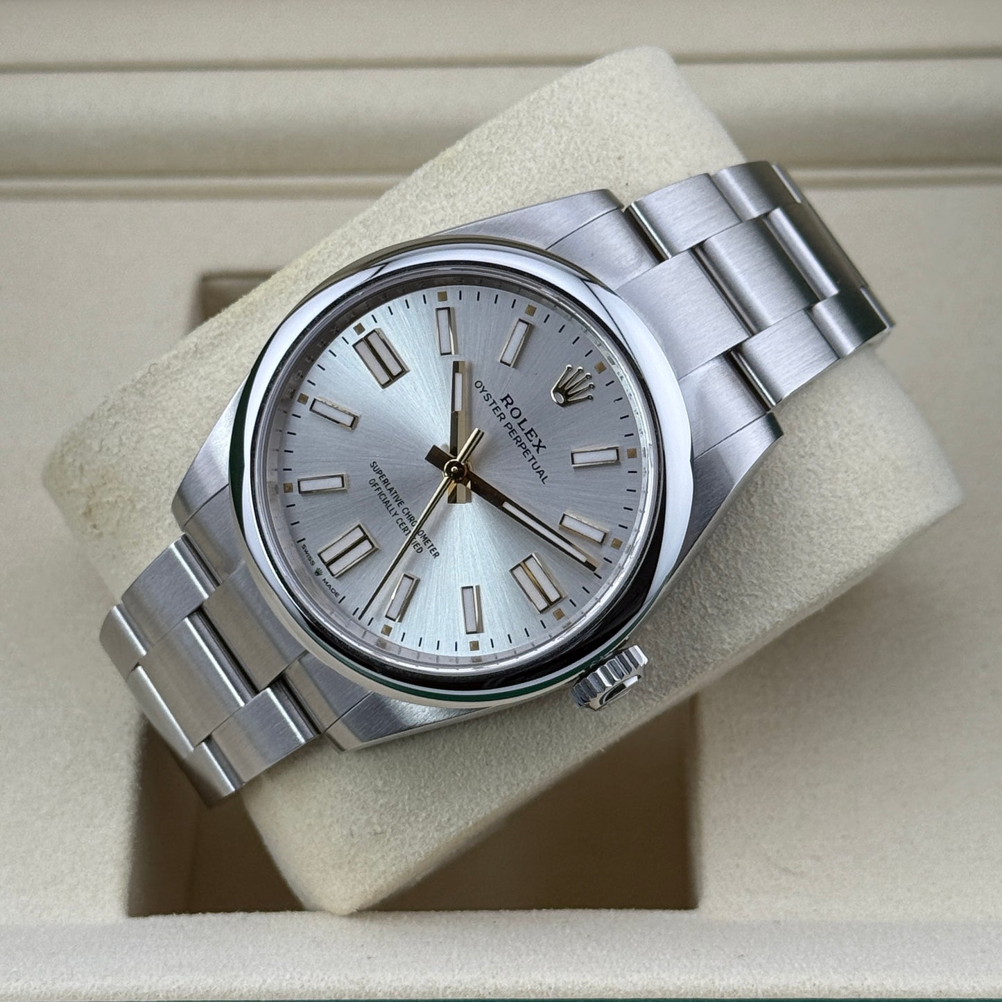 Rolex Oyster Perpetual 41 / 134300 / silber / Oyster / Full Set / 2025