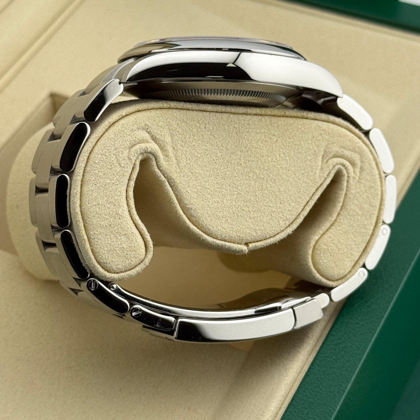 Rolex Oyster Perpetual 41 / 134300 / silber / Oyster / Full Set / 2025