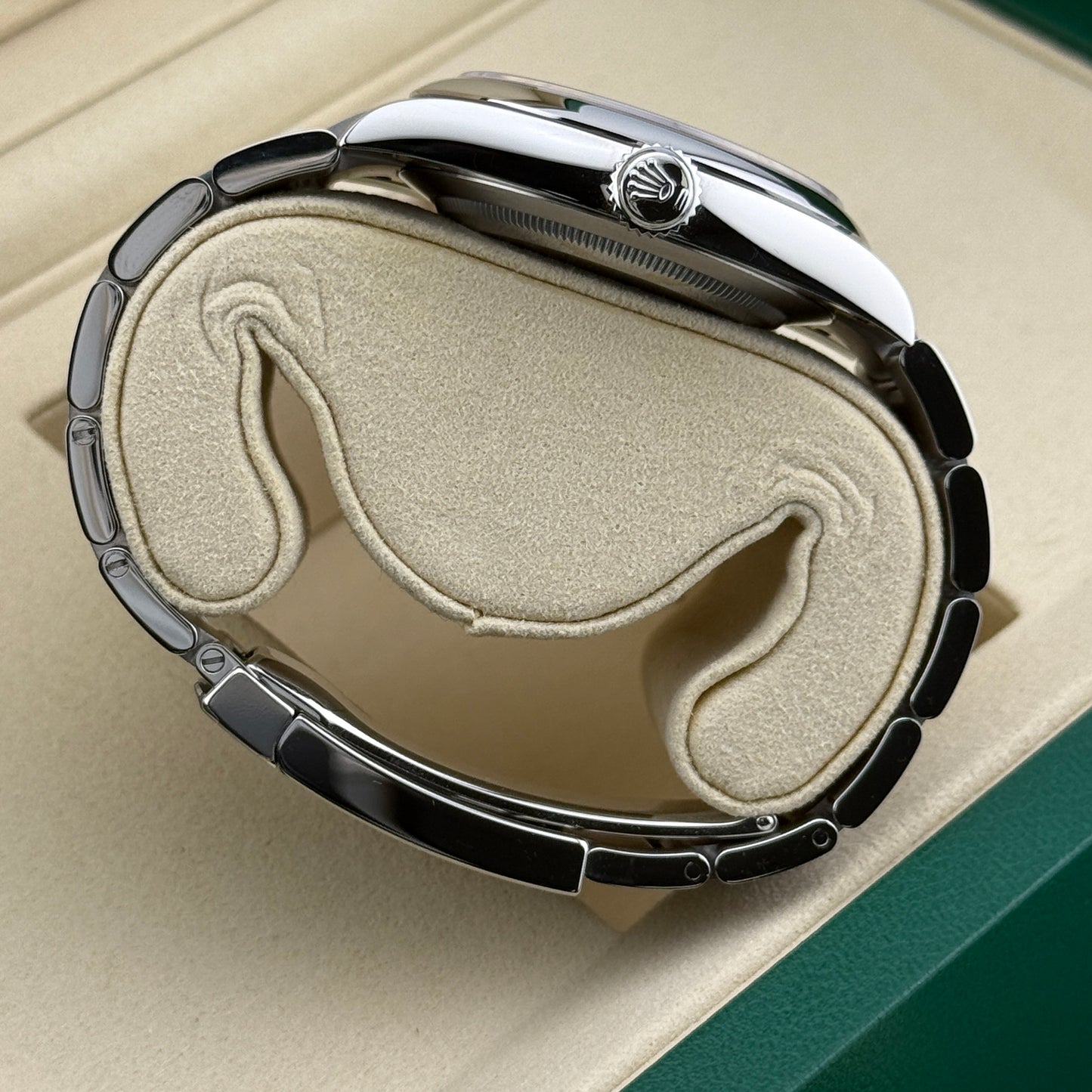 Rolex Oyster Perpetual 41 / 134300 / silber / Oyster / Full Set / 2025