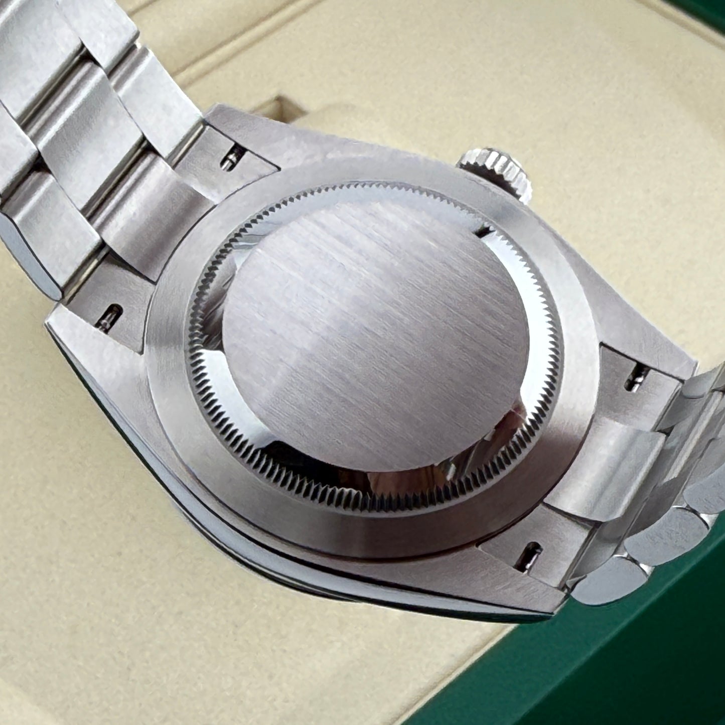 Rolex Oyster Perpetual 41 / 134300 / silber / Oyster / Full Set / 2025