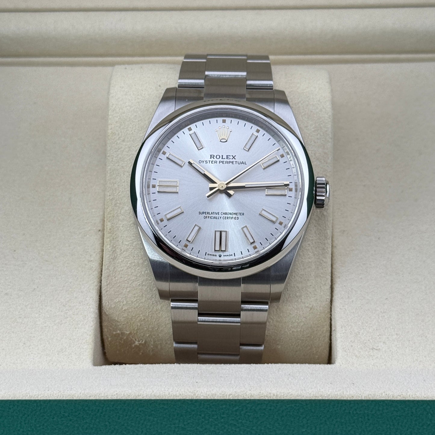 Rolex Oyster Perpetual 41 / 134300 / silber / Oyster / Full Set / 2025