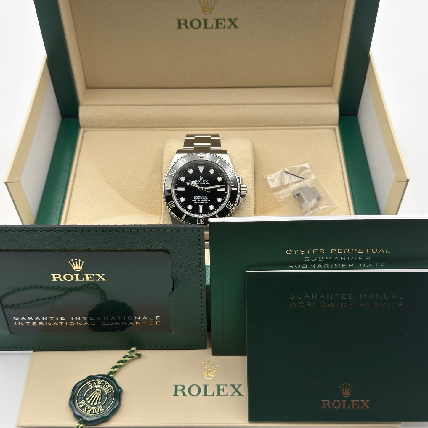 Rolex Submariner / 124060 / Schwarz / Oyster / Full Set / 2024