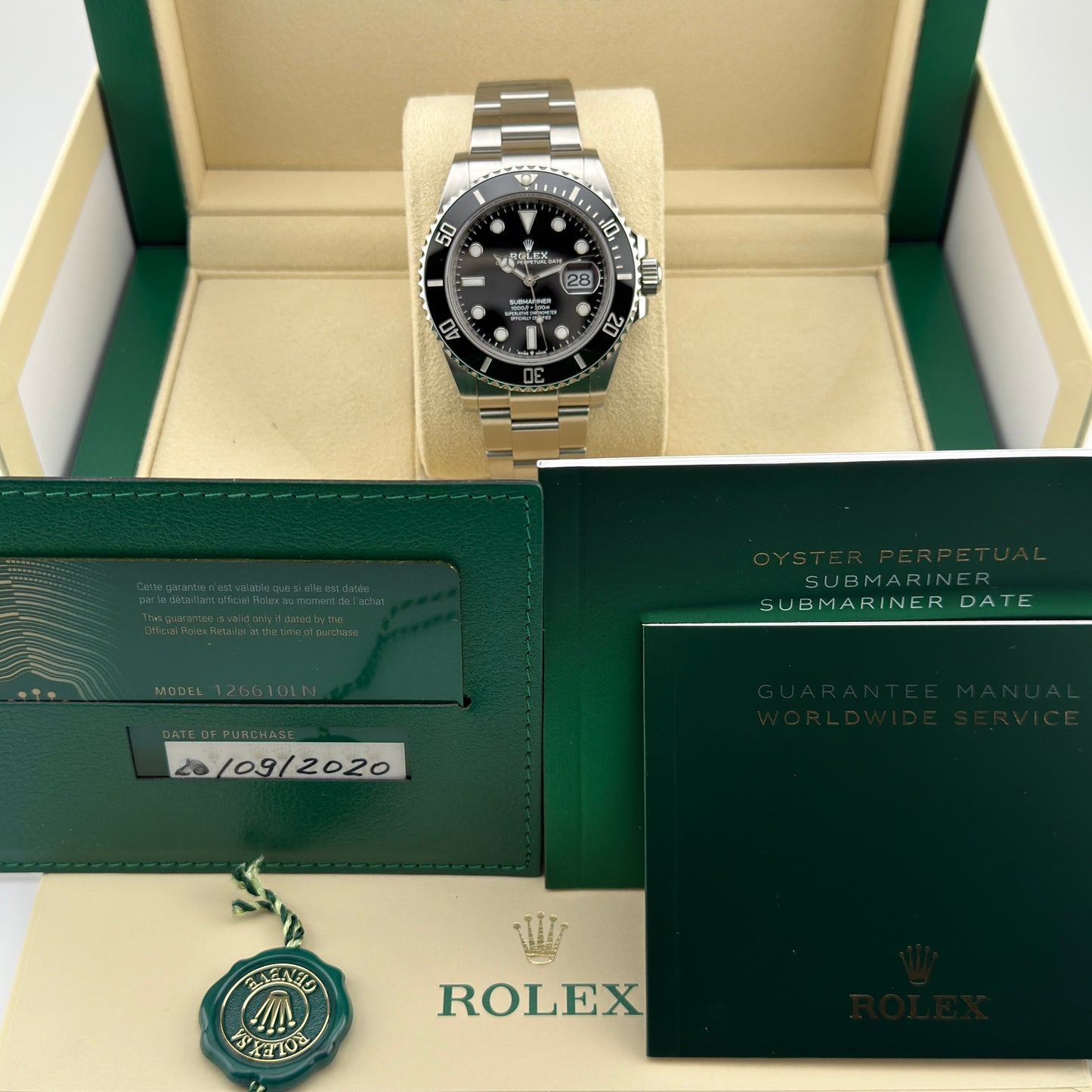 Rolex Submariner / 126610LN / schwarz / Oyster / Full Set / 2020