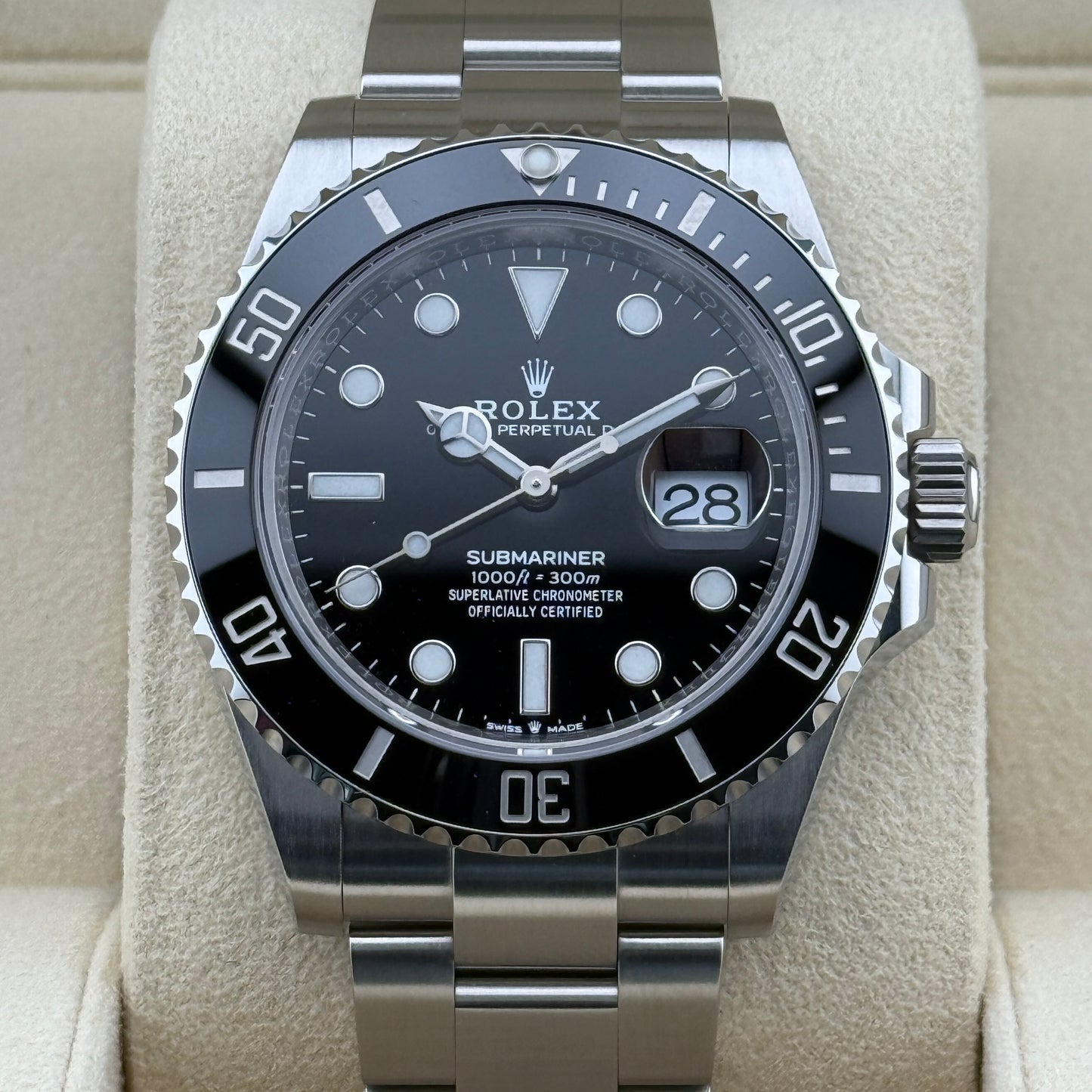 Rolex Submariner / 126610LN / schwarz / Oyster / Full Set / 2020