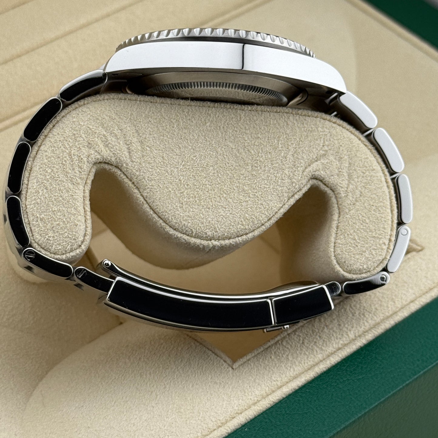 Rolex Submariner / 126610LN / schwarz / Oyster / Full Set / 2020