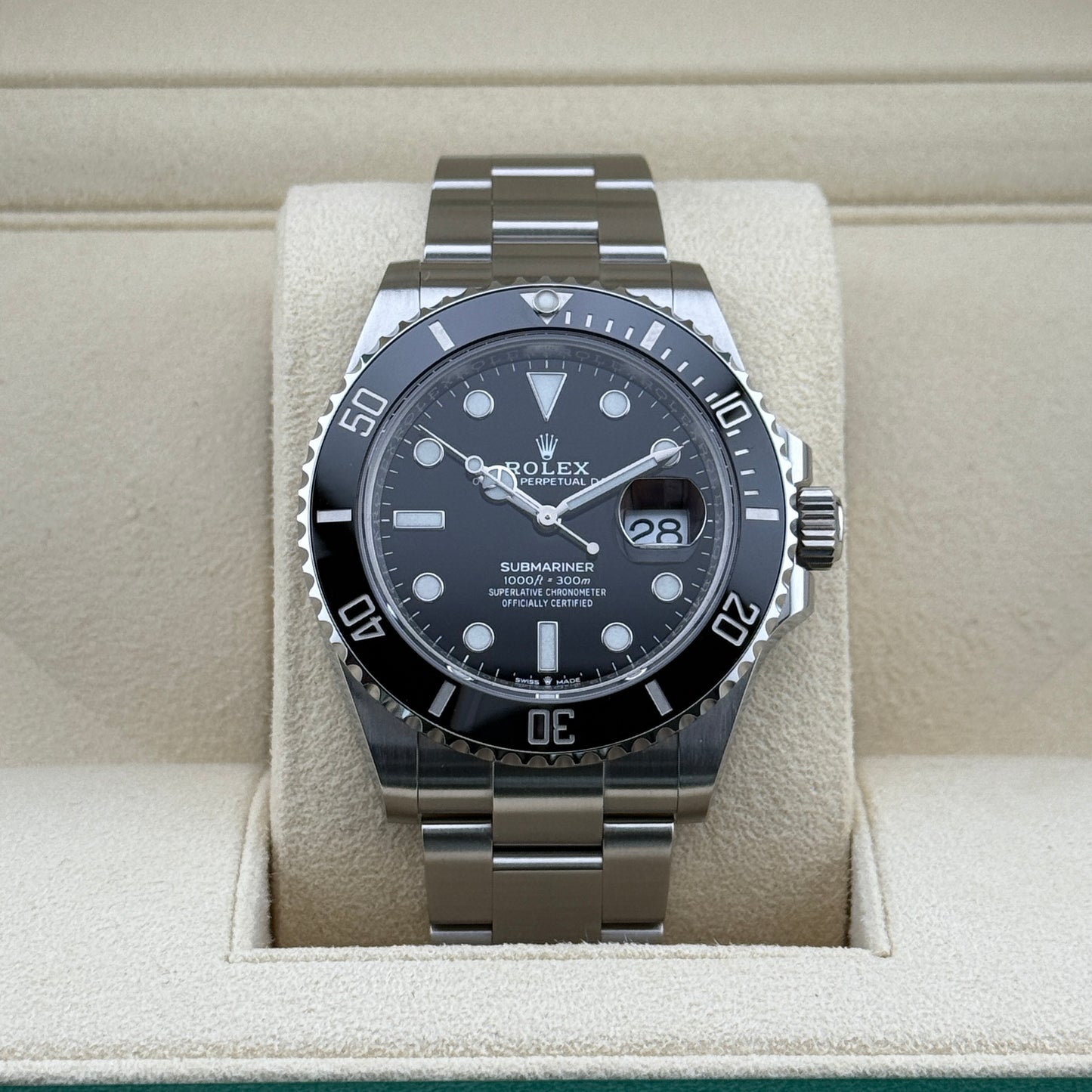 Rolex Submariner / 126610LN / schwarz / Oyster / Full Set / 2020