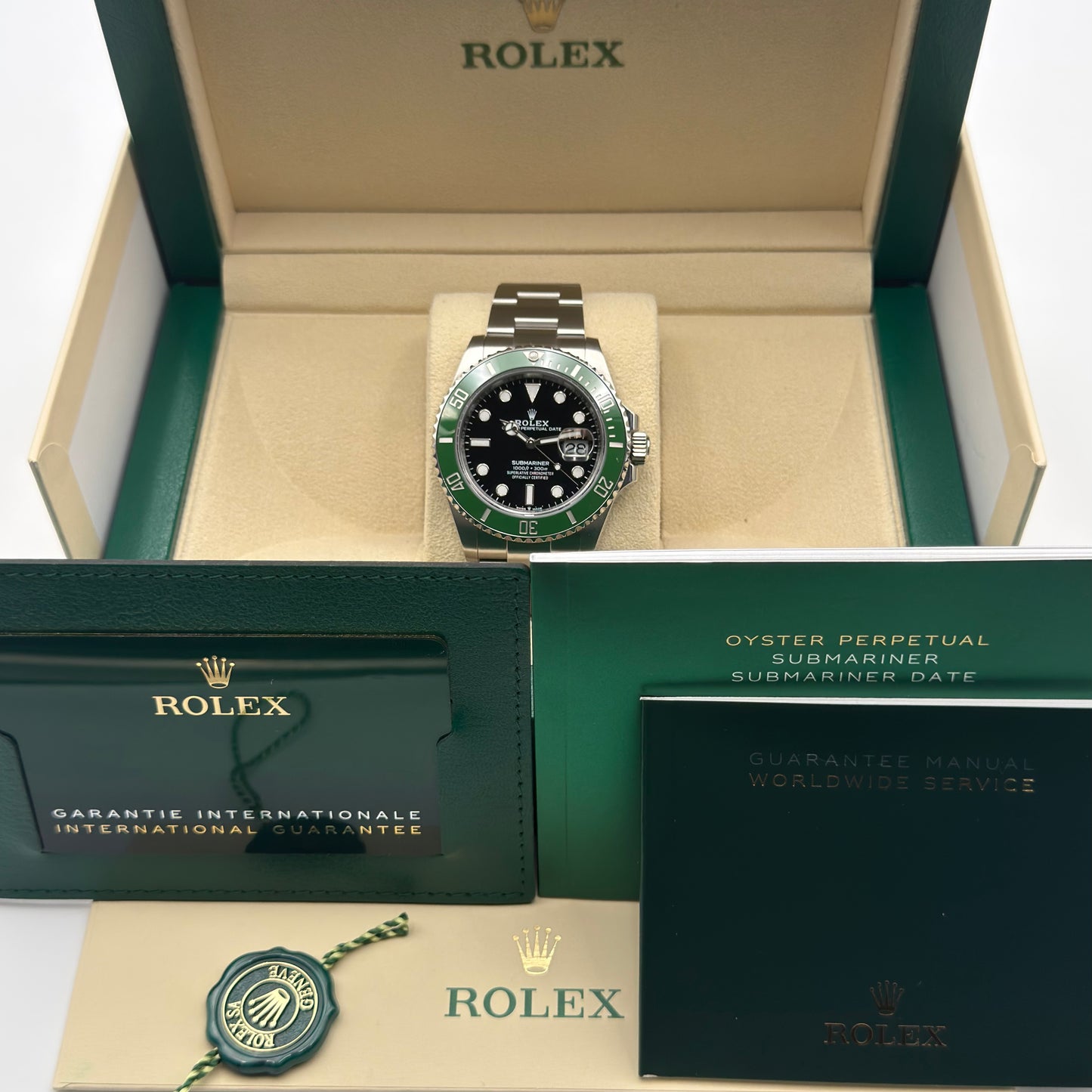 Rolex Submariner / 126610LV / Schwarz / Oyster / Full Set / 2023