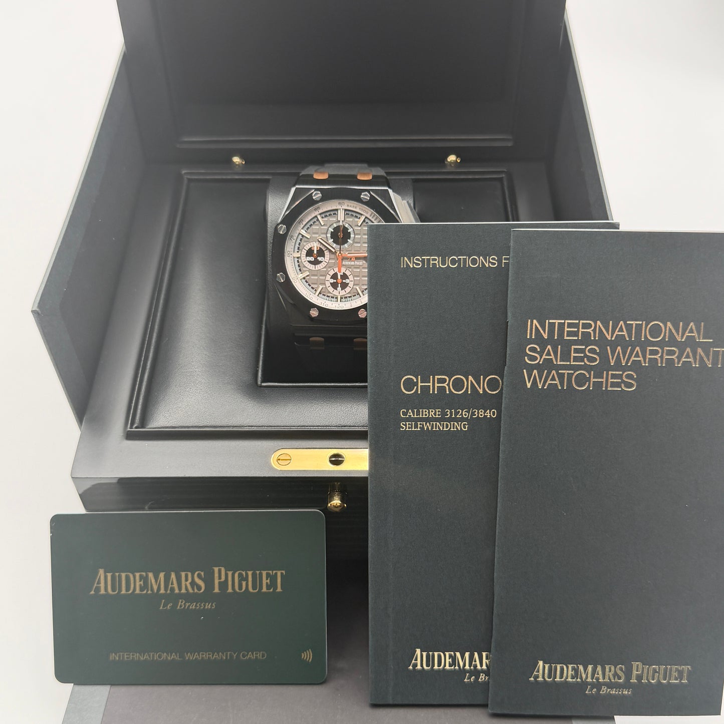 Audemars Piguet Royal Oak Offshore Ltd. Edition "Pride of Germany" / 26415CE.OO.A002CA.01 / Grau / Keramik / Full Set / 2019