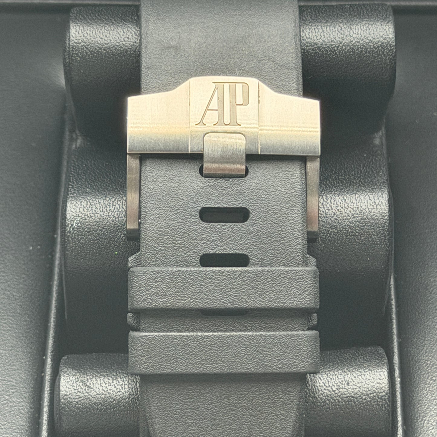 Audemars Piguet Royal Oak Offshore Ltd. Edition "Pride of Germany" / 26415CE.OO.A002CA.01 / Grau / Keramik / Full Set / 2019