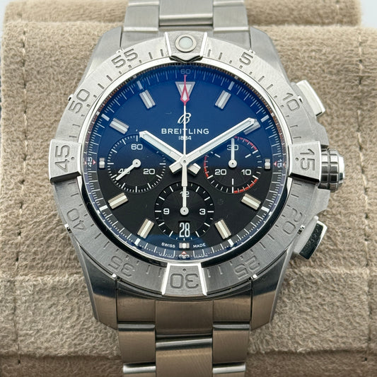 Breitling Avenger B01 Chronograph 44 / AB0147101B1A1 / schwarz / Edelstahl / Full Set / 2024