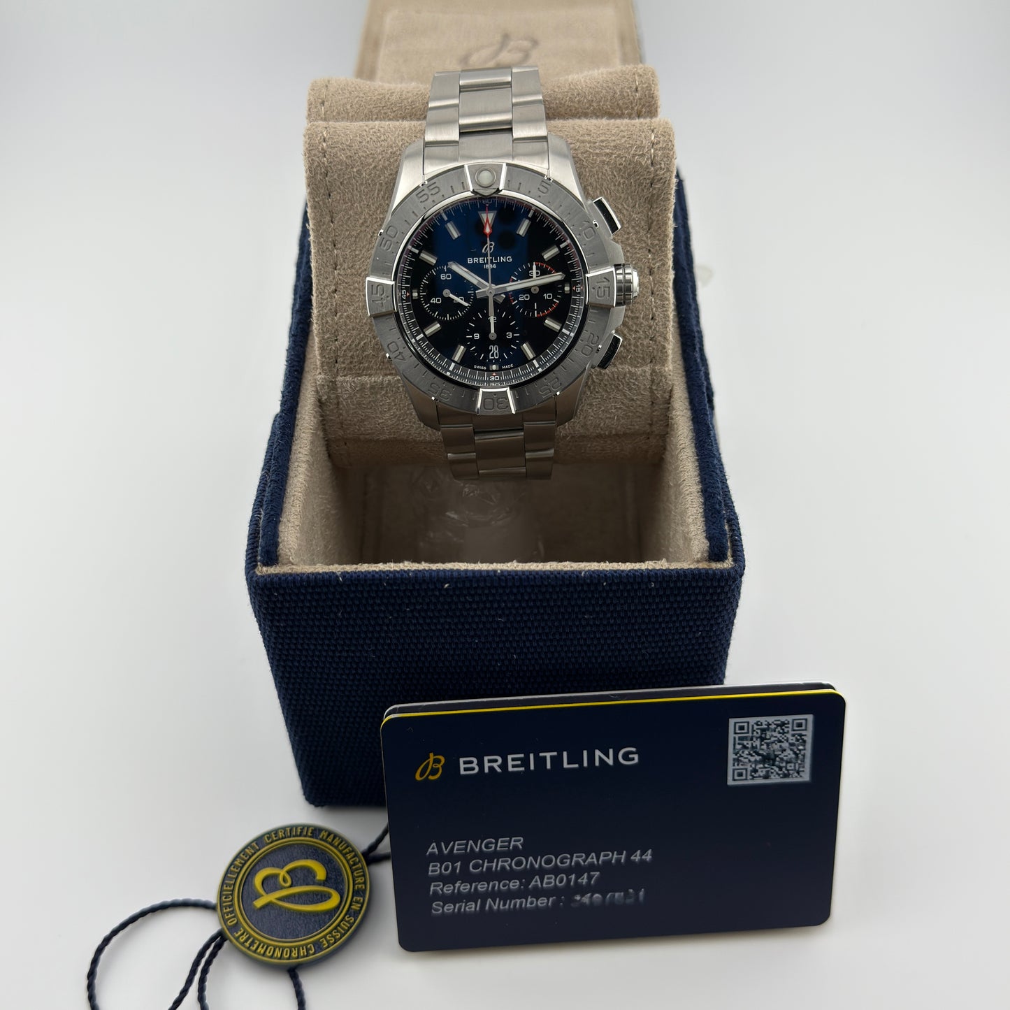 Breitling Avenger B01 Chronograph 44 / AB0147101B1A1 / schwarz / Edelstahl / Full Set / 2024