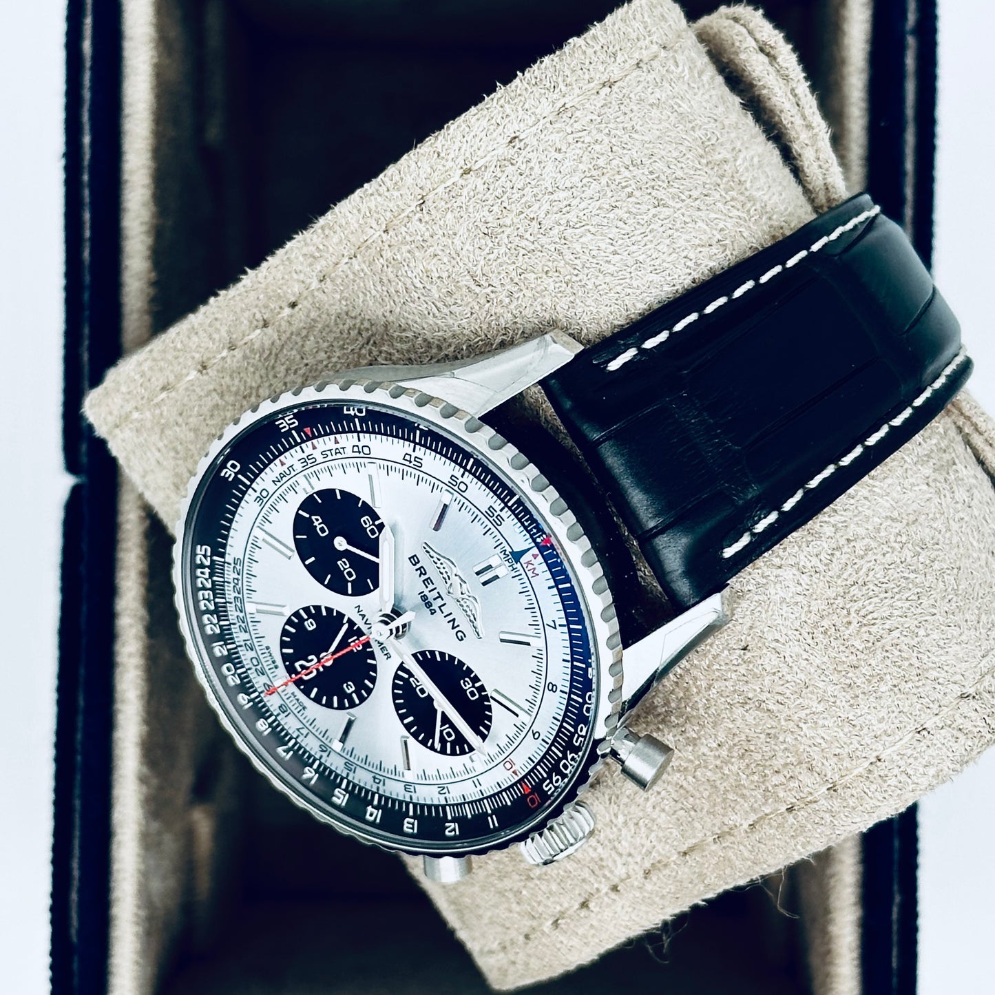 Breitling Navitimer B01 Chronograph / AB0138241C1P1 / eisblau / Leder / Full Set