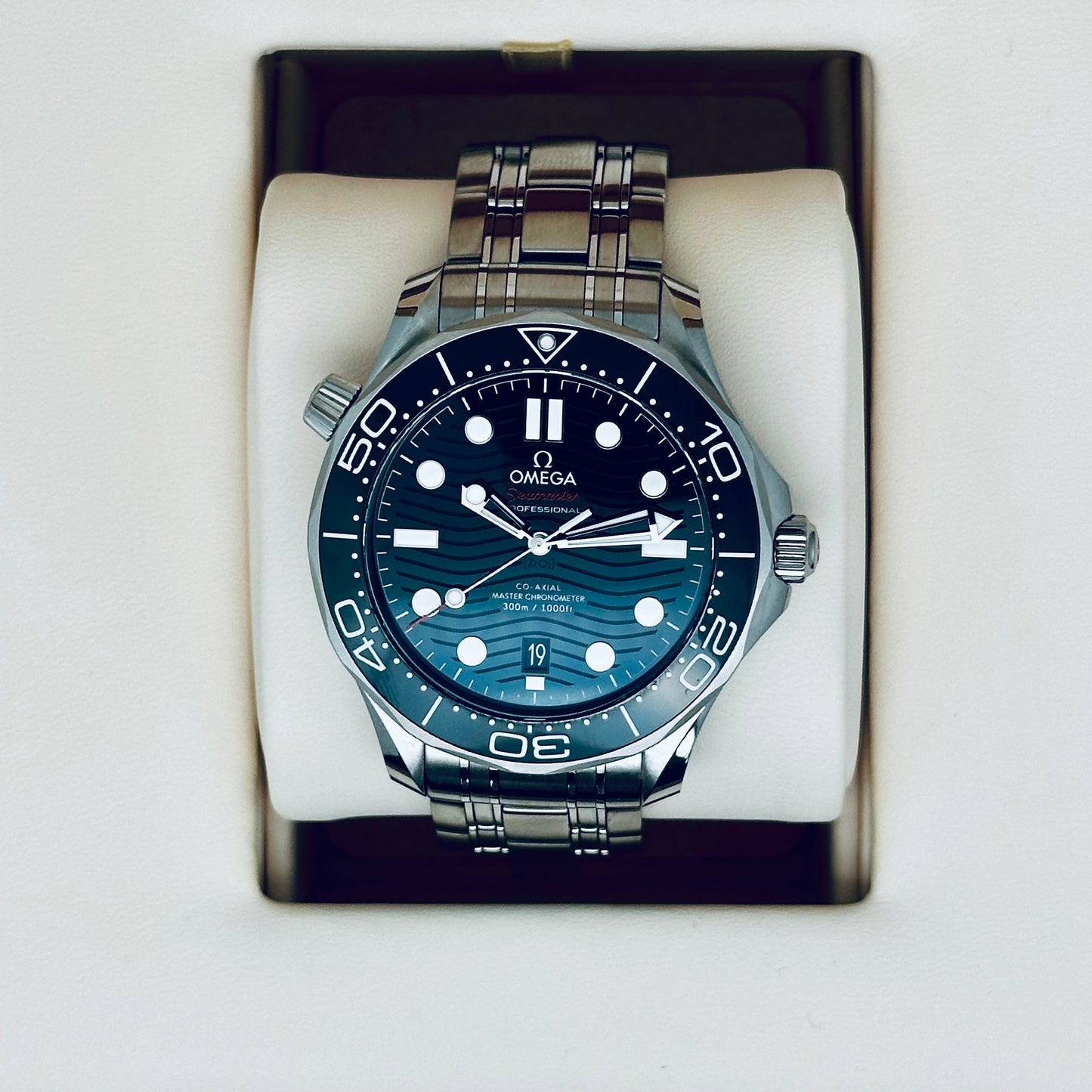 Omega Seamaster Diver 300M / 210.30.42.20.01.001 / schwarz / Edelstahl / Full Set / 2024