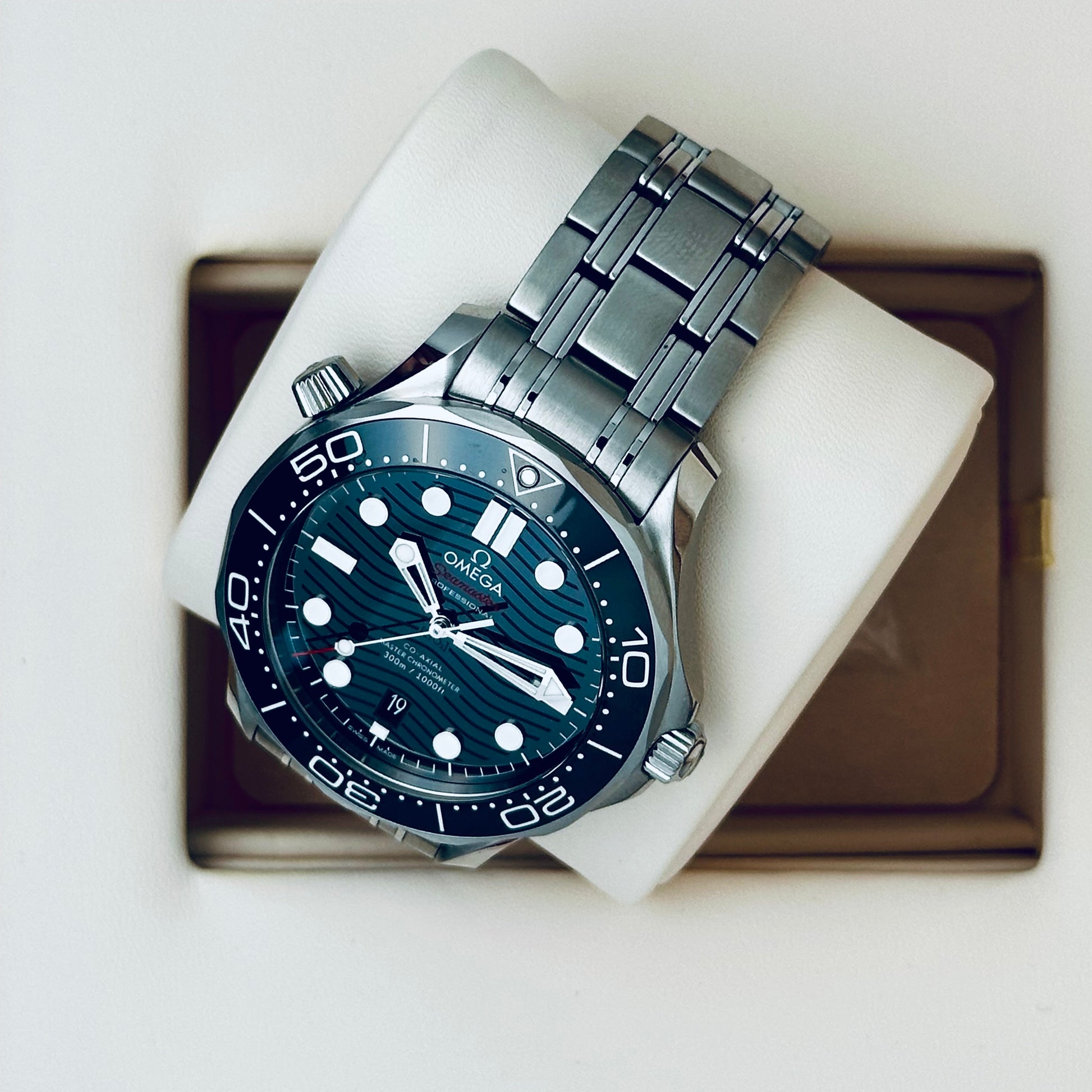 Omega Seamaster Diver 300M / 210.30.42.20.01.001 / schwarz / Edelstahl / Full Set / 2024