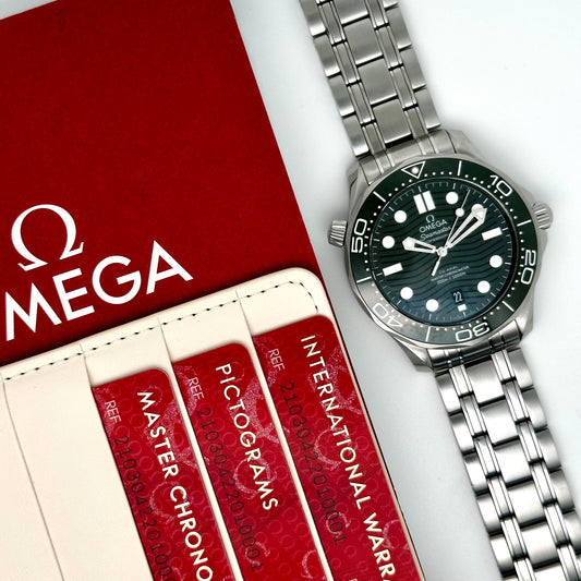 Omega Seamaster Diver 300M / 210.30.42.20.10.001 / grün / Edelstahl / Full Set