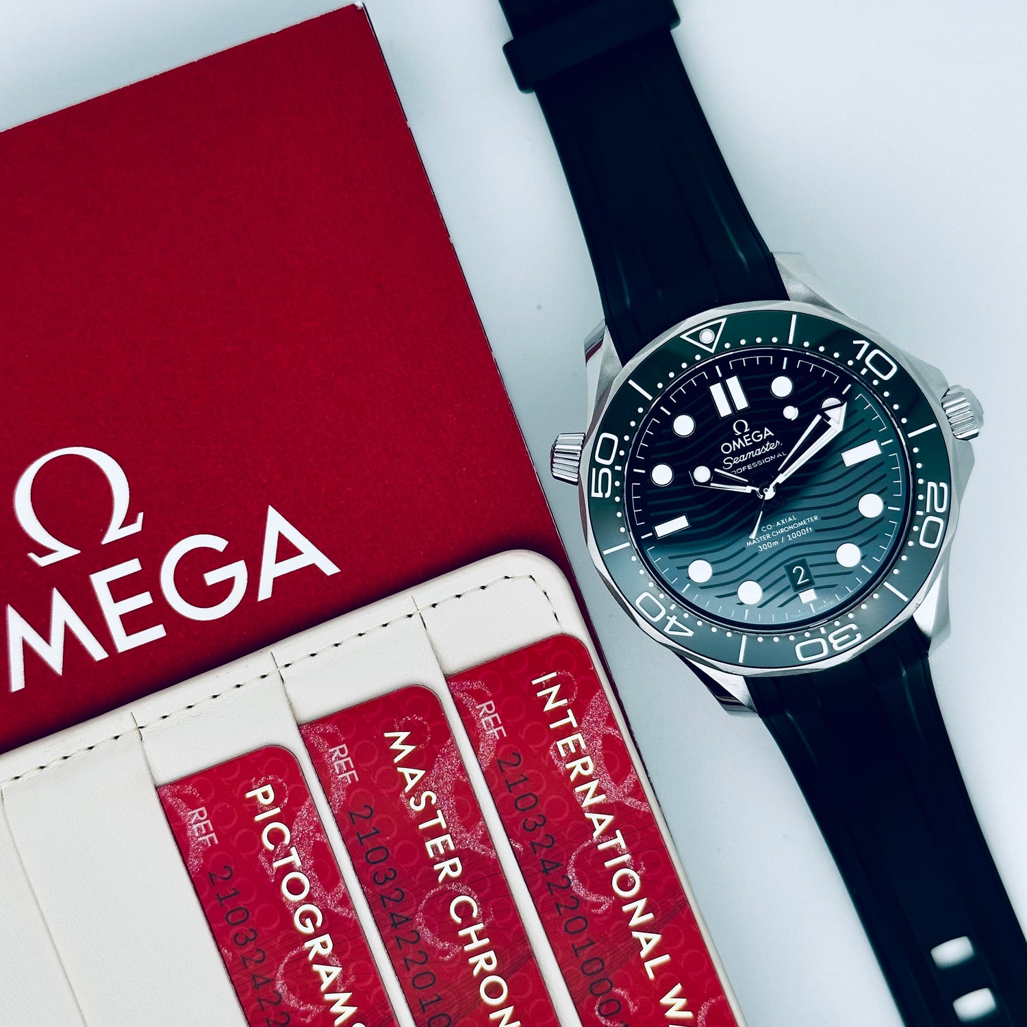 Omega Seamaster Diver 300M / 210.32.42.20.10.001 / grün / Kautschuk / Full Set