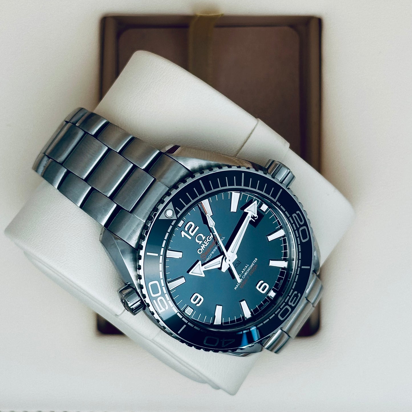 Omega Seamaster Planet Ocean 600M / 215.30.44.21.01.001 / schwarz / Edelstahl / Full Set