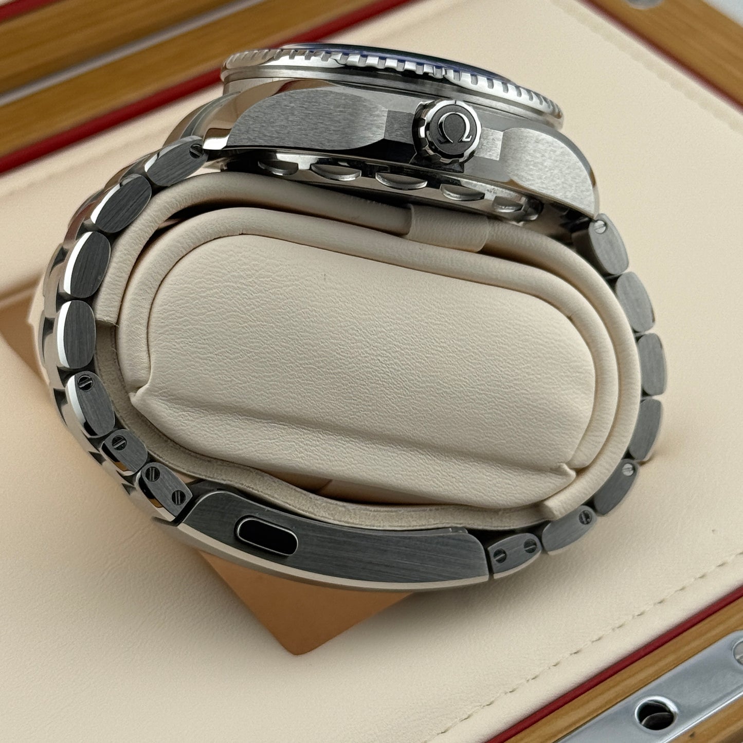 Omega Seamaster Ultra Deep / 215.30.46.21.04.001 / weiß / Edelstahl / Full Set / 2023