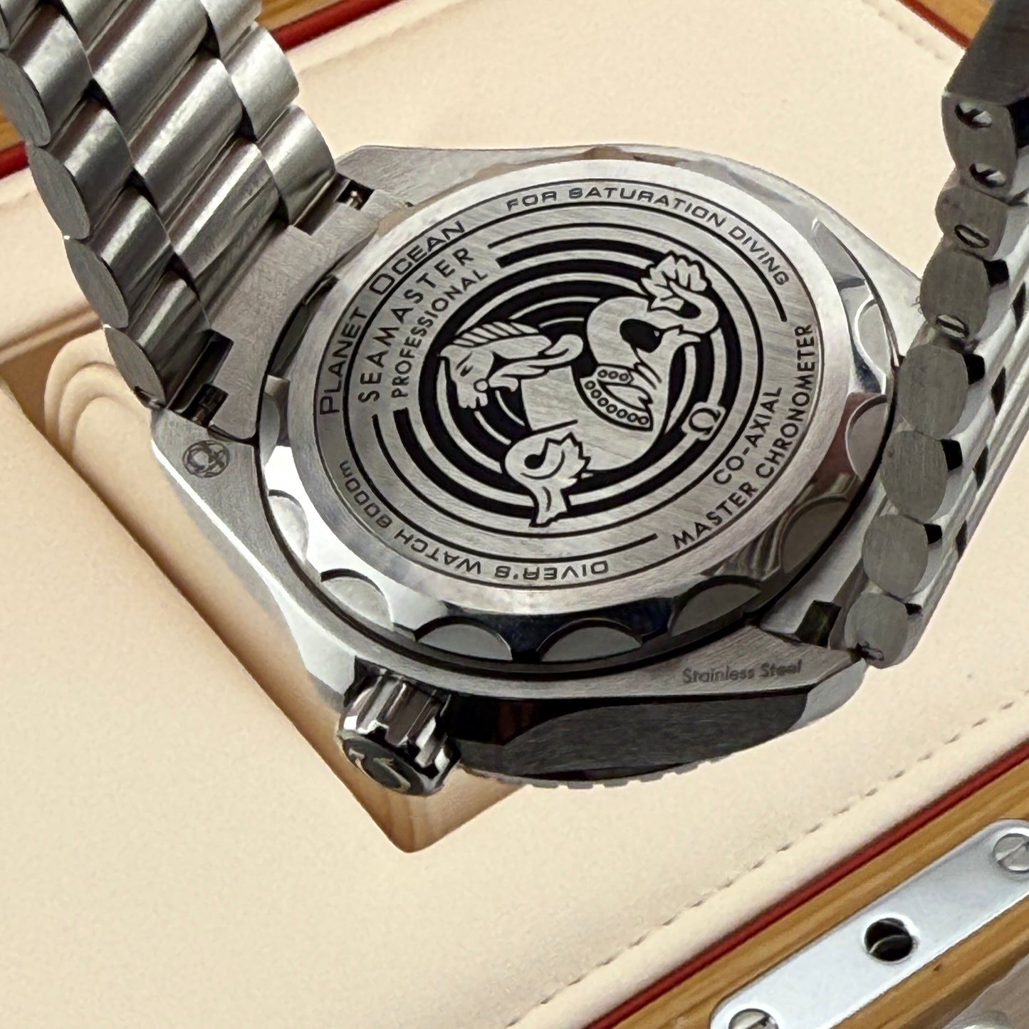 Omega Seamaster Ultra Deep / 215.30.46.21.04.001 / weiß / Edelstahl / Full Set / 2023