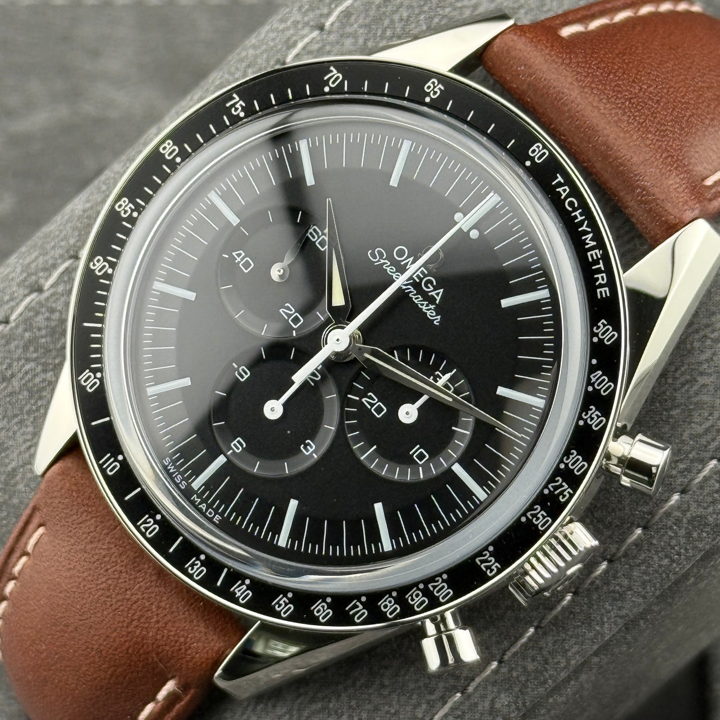 Omega Speedmaster Moonwatch / 311.32.40.30.01.001 / schwarz / Edelstahl / Full Set / 2023