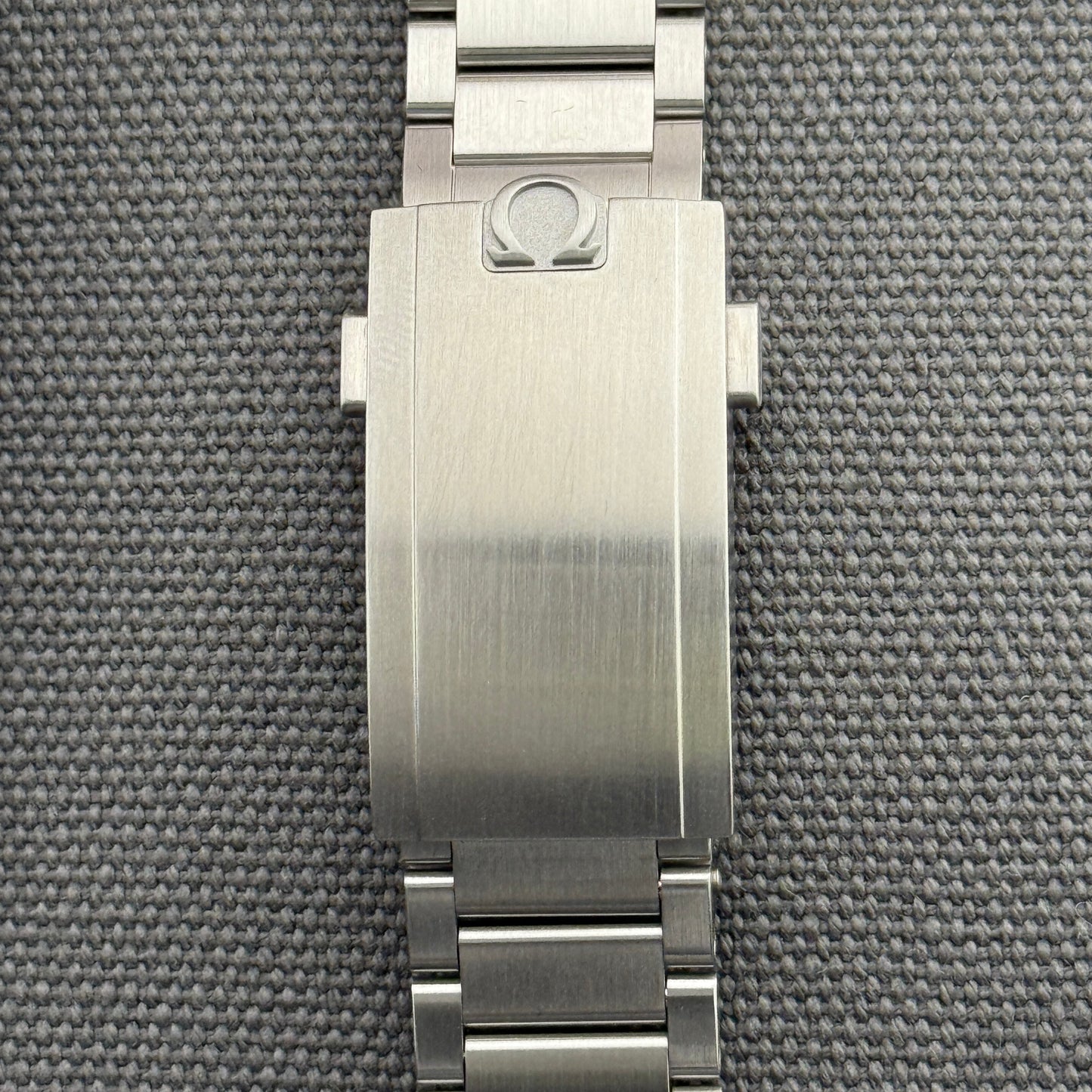 Omega Speedmaster Pilot / 332.10.41.51.01.002 / schwarz / Edelstahl / Full Set / 2025