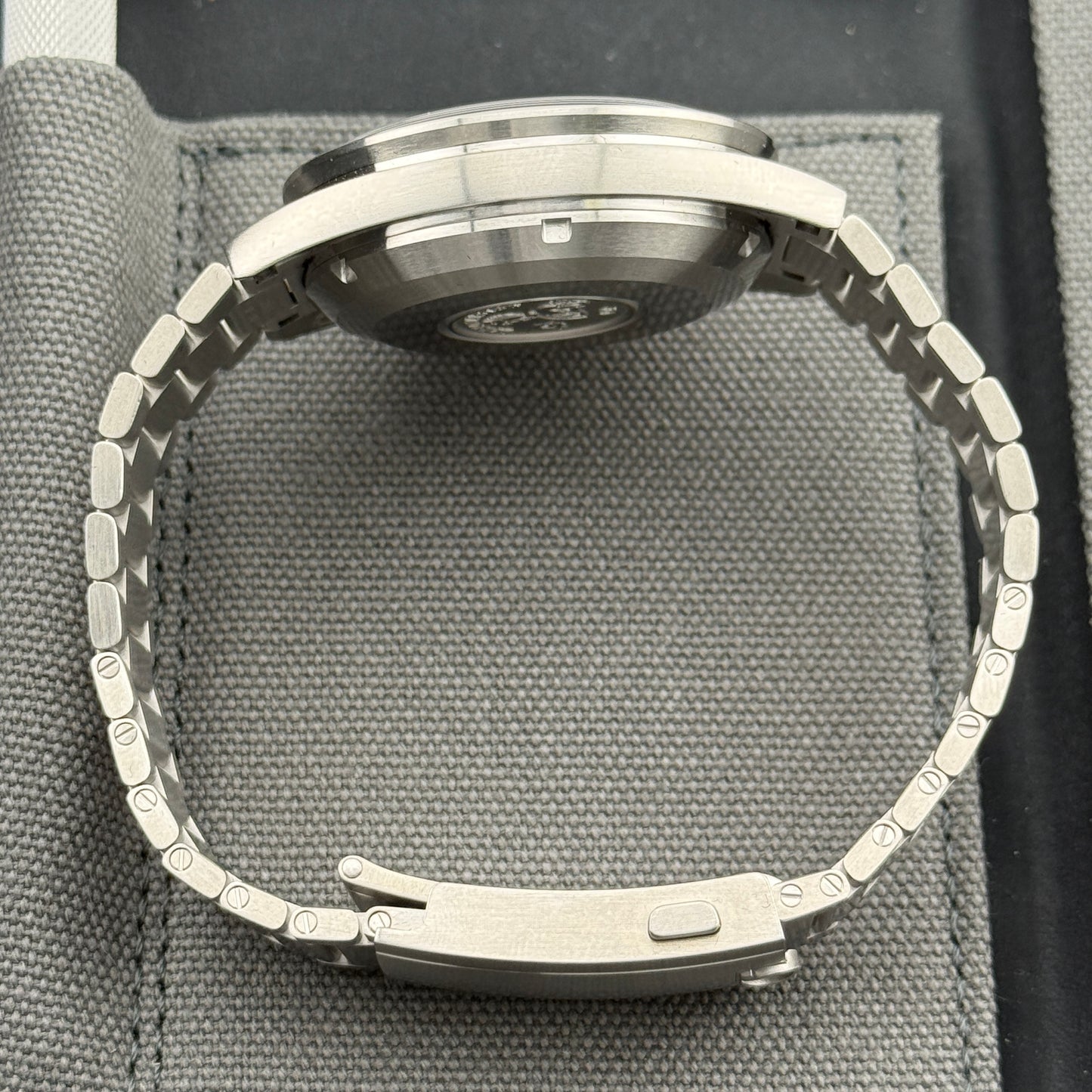 Omega Speedmaster Pilot / 332.10.41.51.01.002 / schwarz / Edelstahl / Full Set / 2025