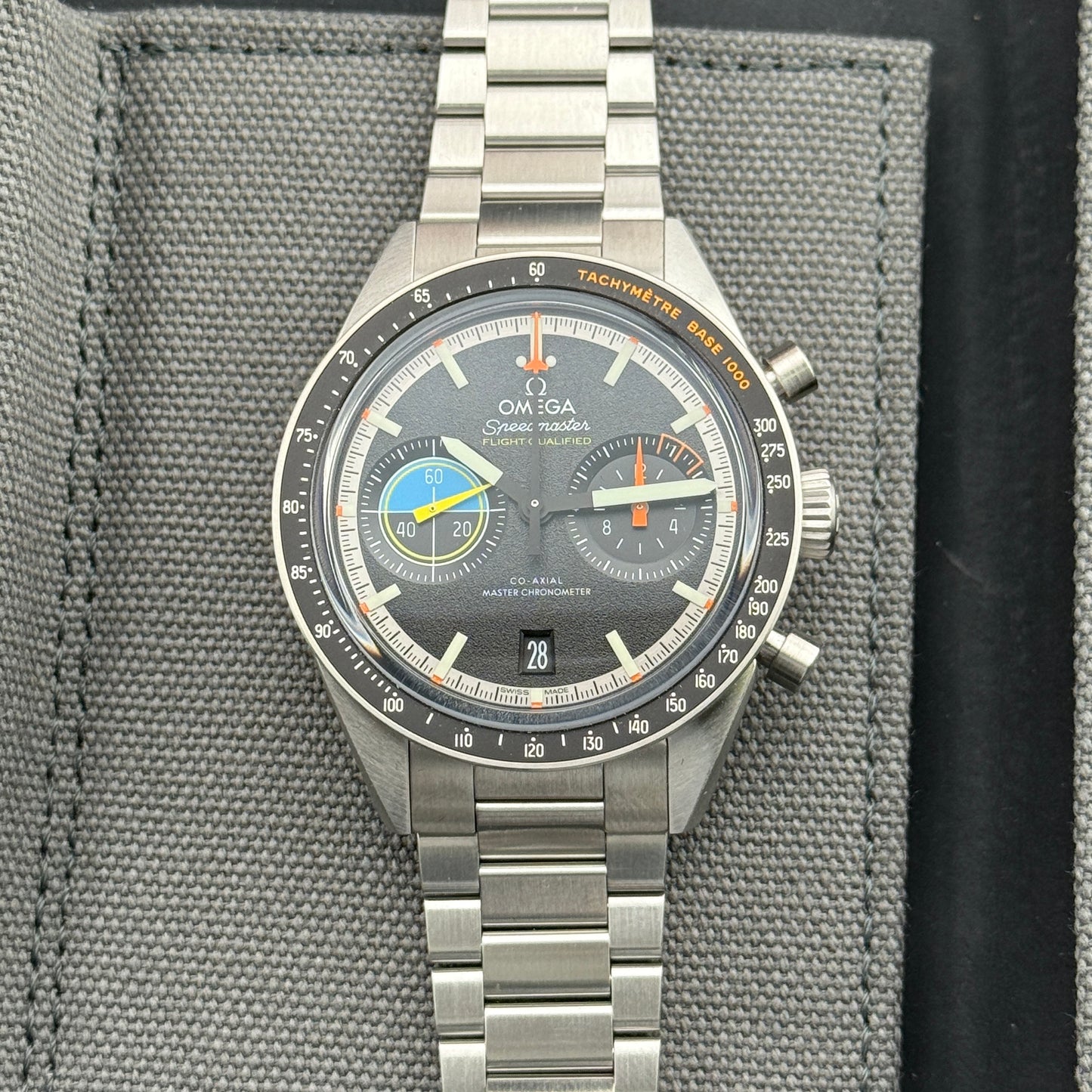 Omega Speedmaster Pilot / 332.10.41.51.01.002 / schwarz / Edelstahl / Full Set / 2025