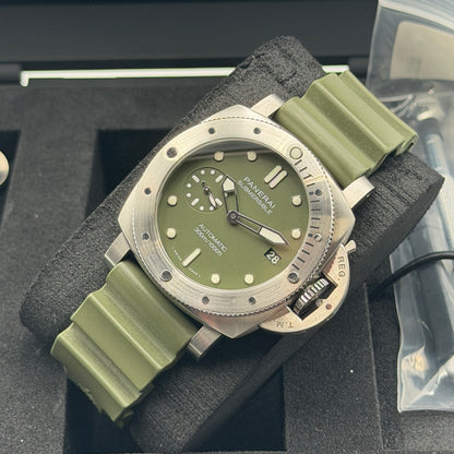 Panerai Submersible Verde Militare Limited / PAM01055 / Grün / Edelstahl / Full Set / 2019