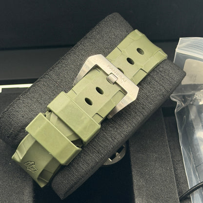 Panerai Submersible Verde Militare Limited / PAM01055 / Grün / Edelstahl / Full Set / 2019