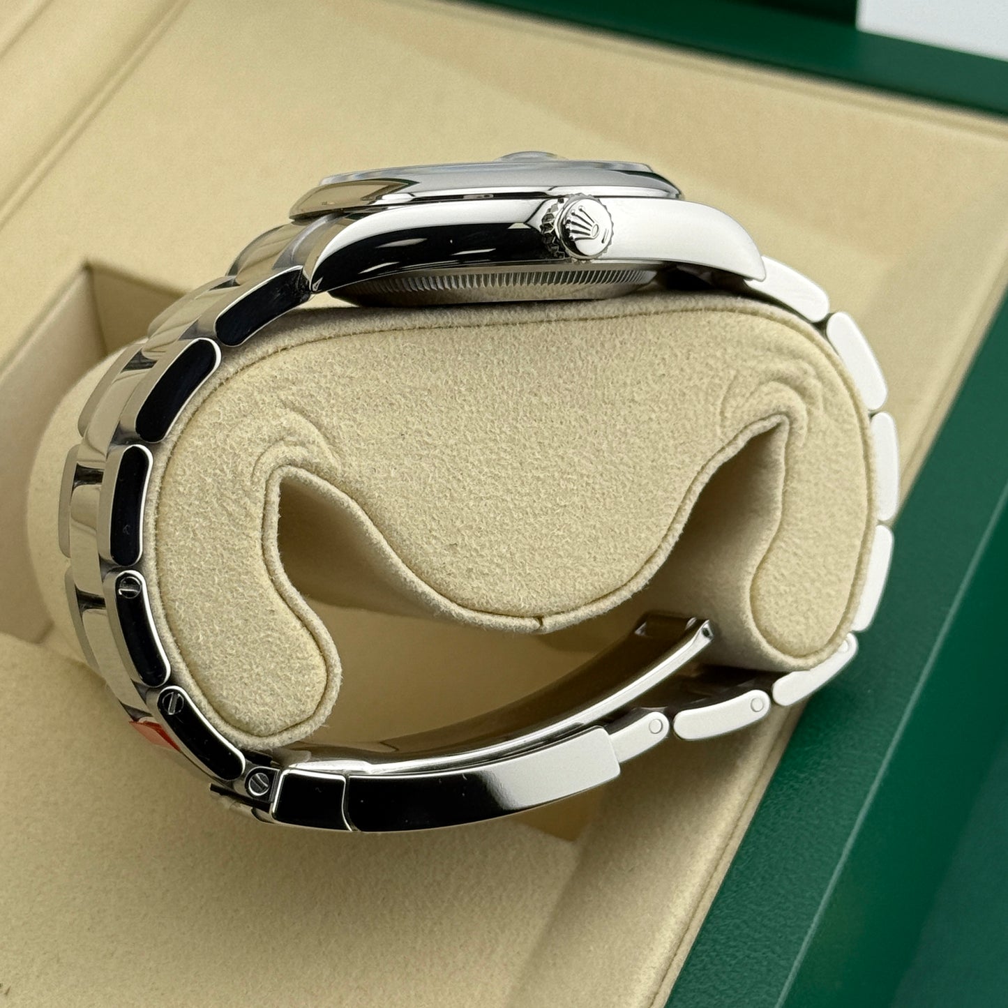 Rolex Datejust 36 / 126200 / grün / Oyster / Full Set /2025