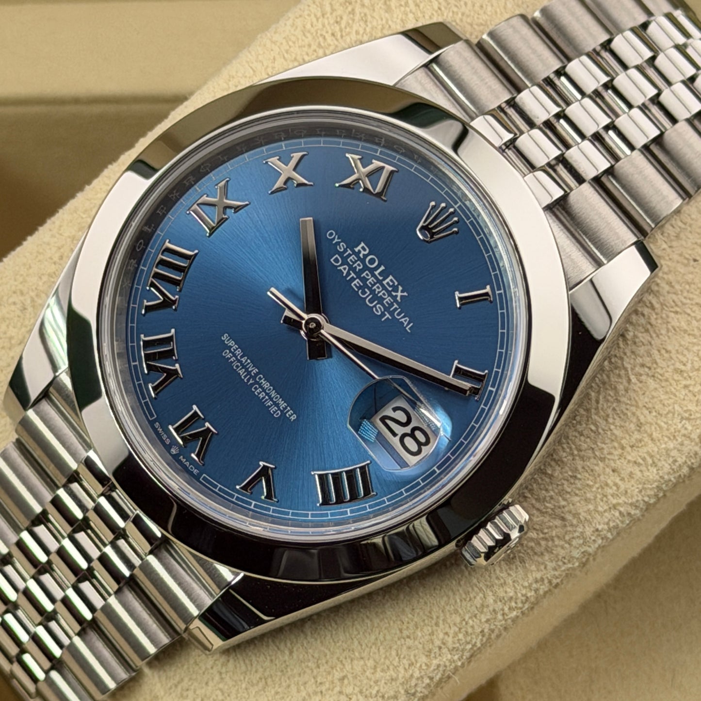 Rolex Datejust 41 / 126300 / Azzurroblau / Jubilee / Full Set / 2025